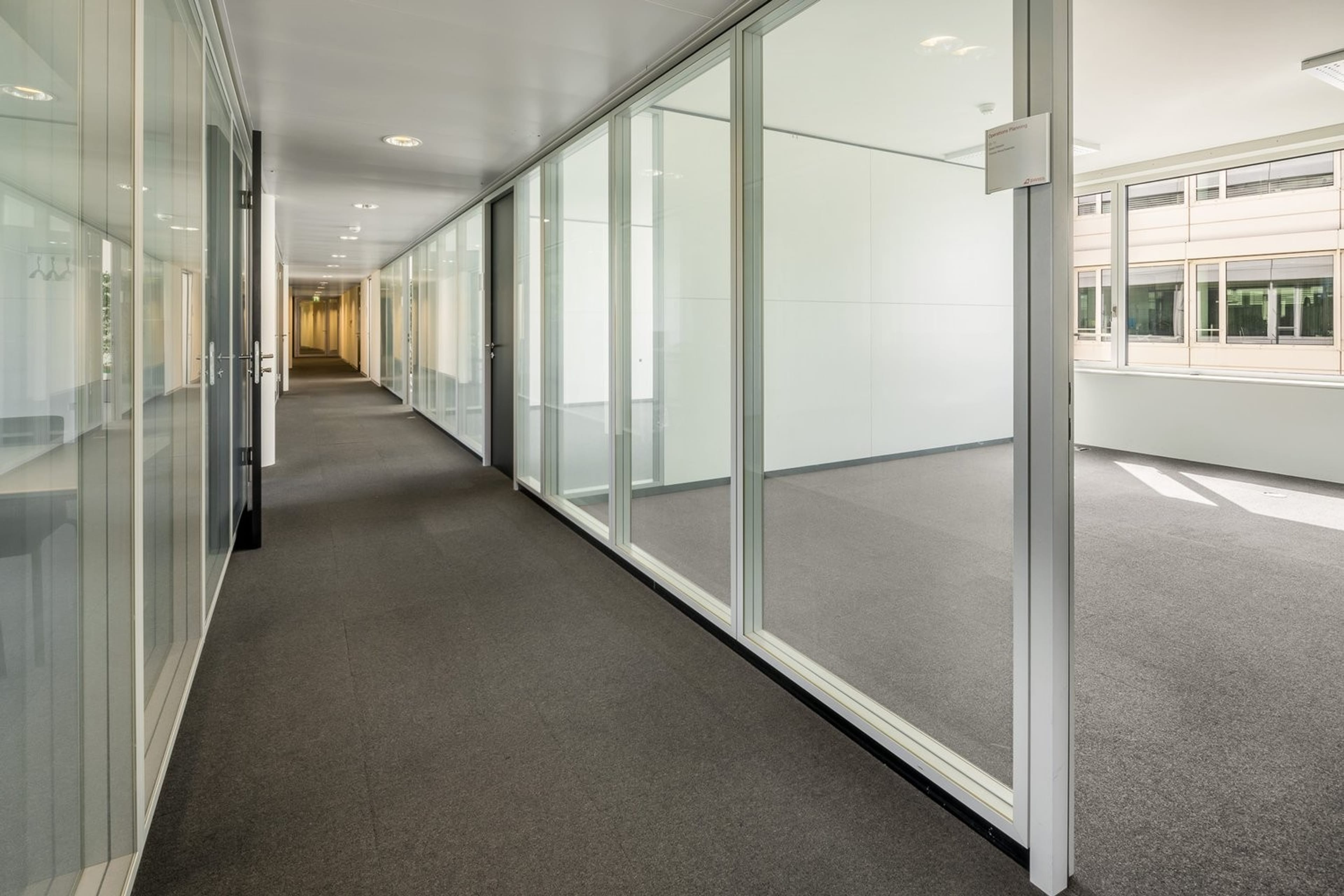 Neu ausgebaute Büroflächen ab 222 m² in Kloten mieten - 6