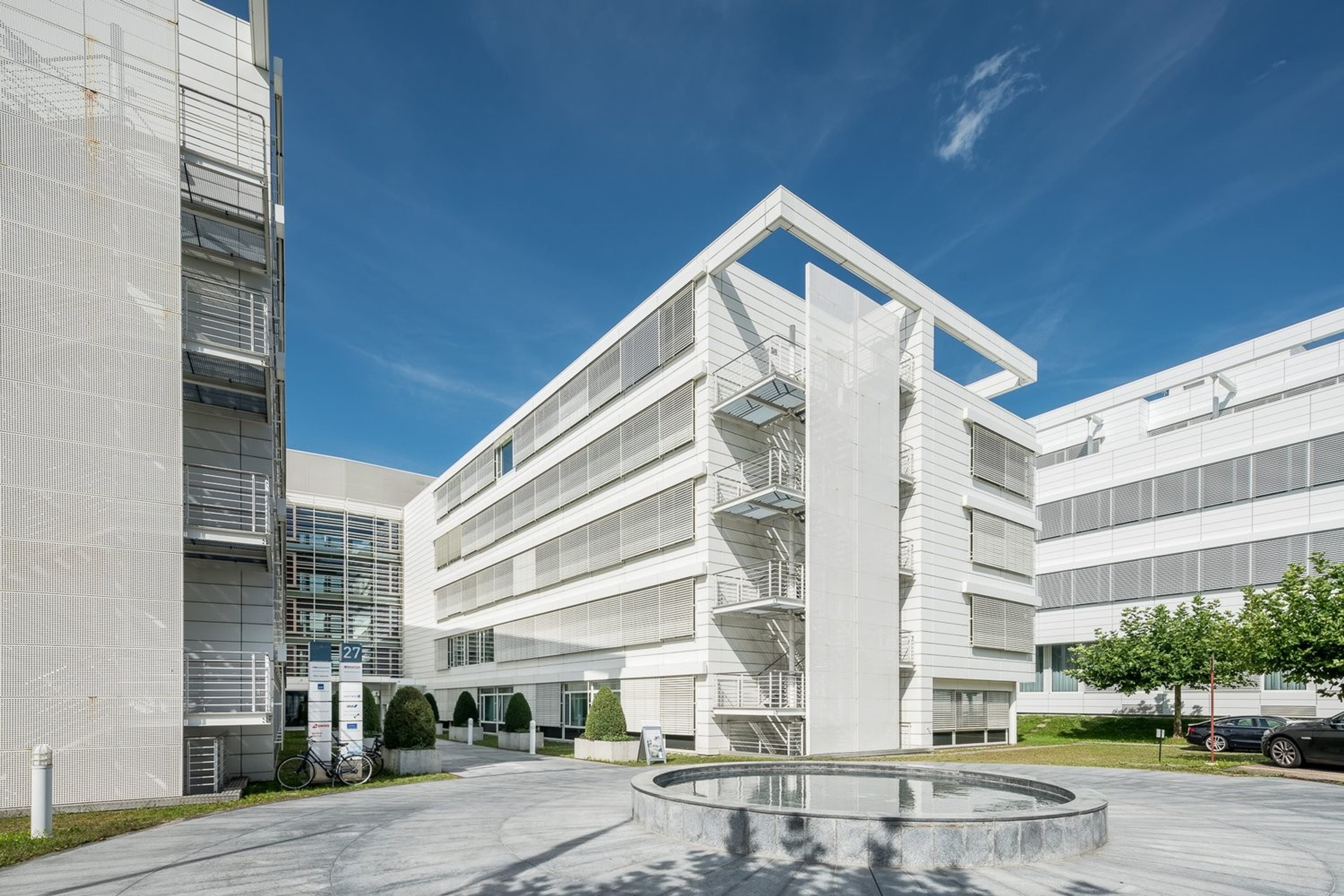 Neu ausgebaute Büroflächen ab 222 m² in Kloten mieten