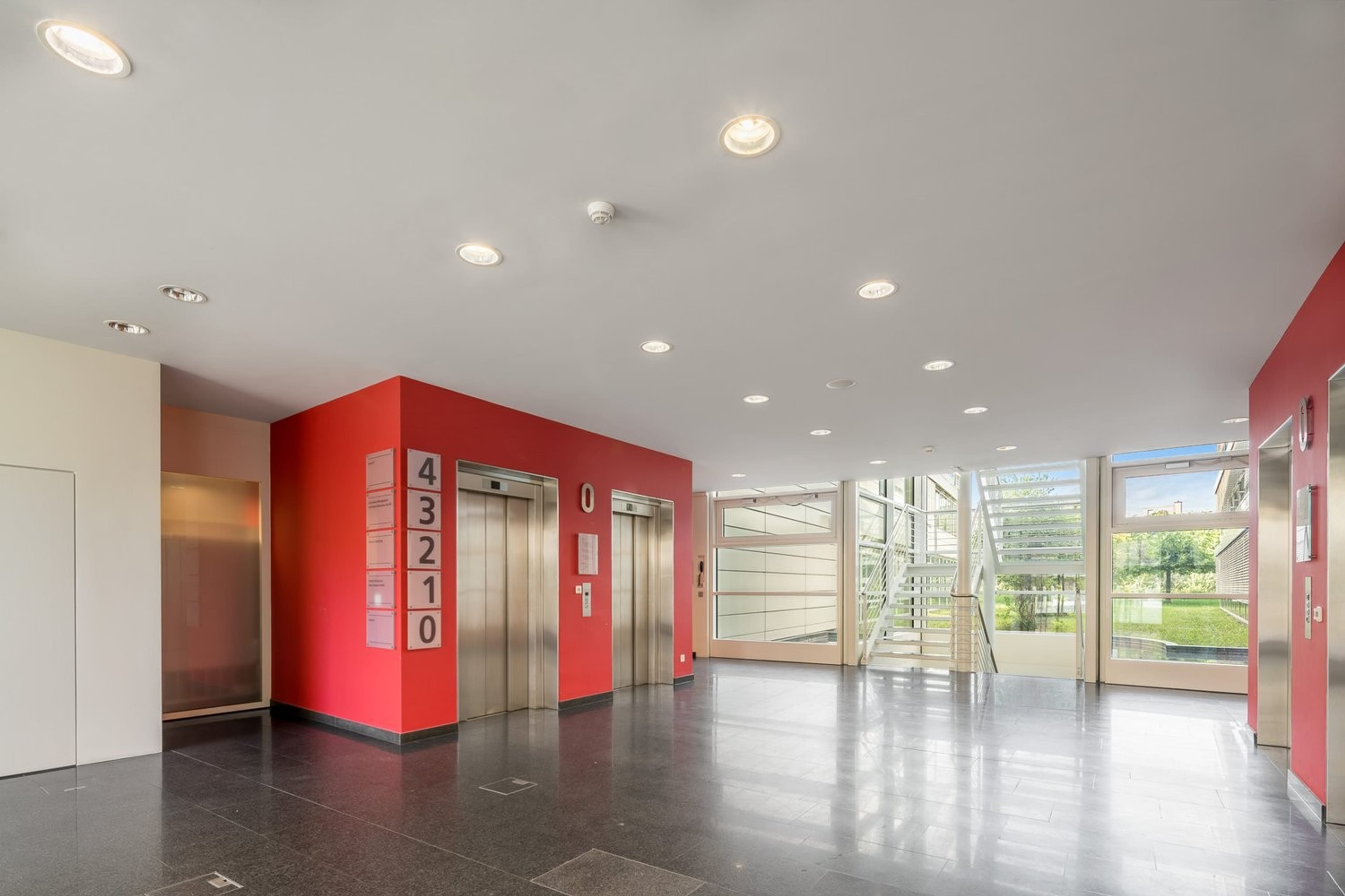 Moderne Bürofläche mit Terrasse in Kloten, auch in zwei Einheiten mietbar - 7