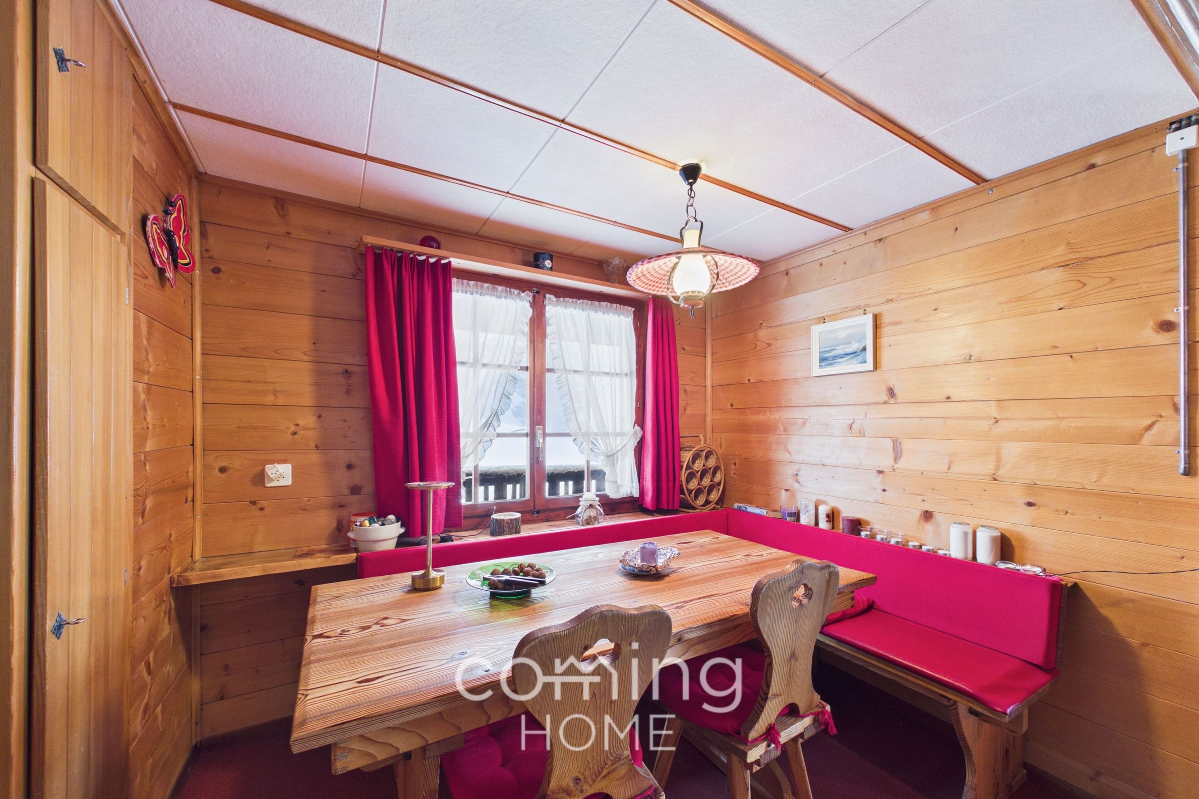 Traumhaftes Chalet mit Weitblick, 2 Wohnungen & Baulandreserve in Bürchen - 9