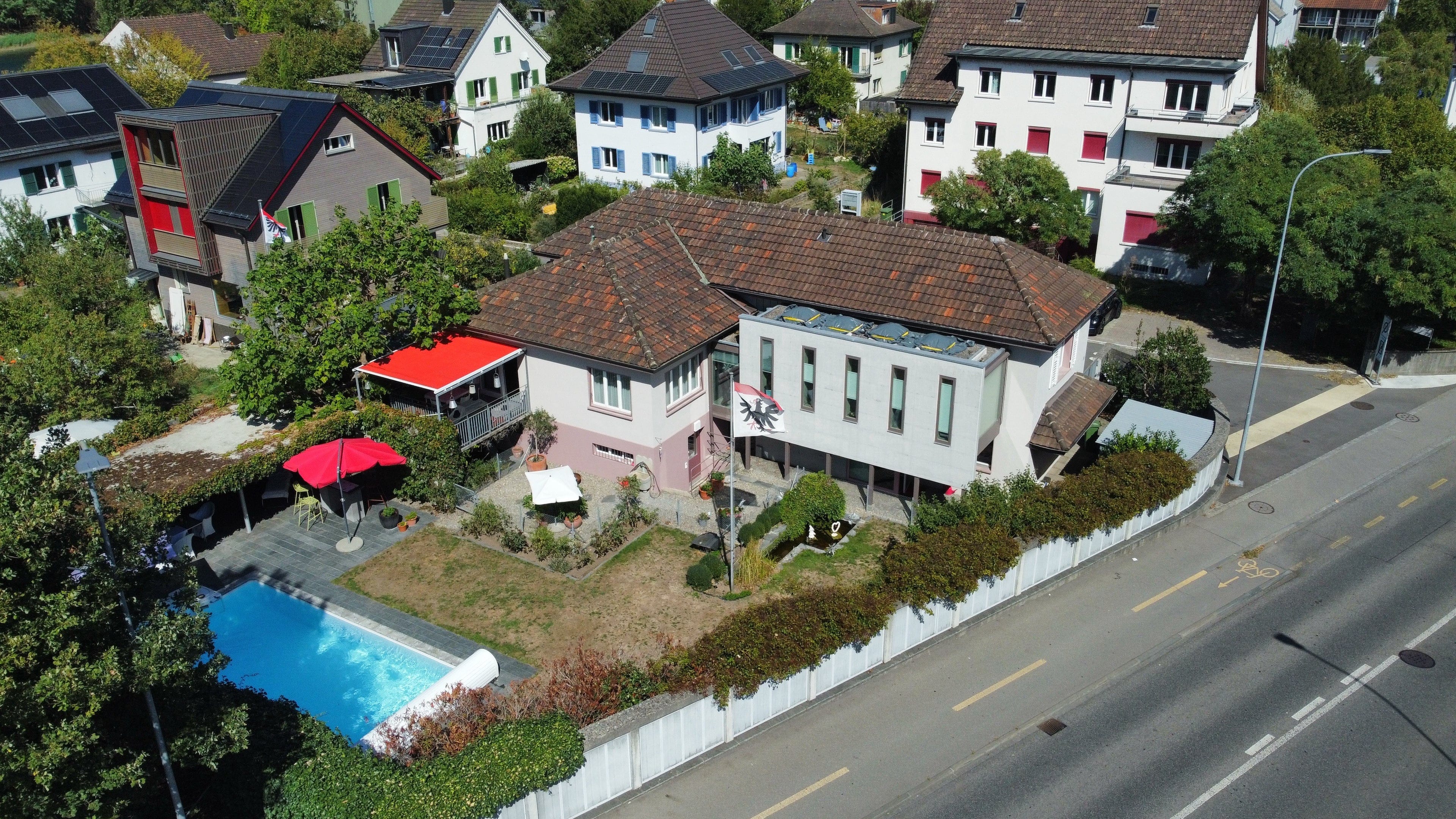 5.5-Zimmer-Einfamilienhaus mit Garten & Pool in Aarau