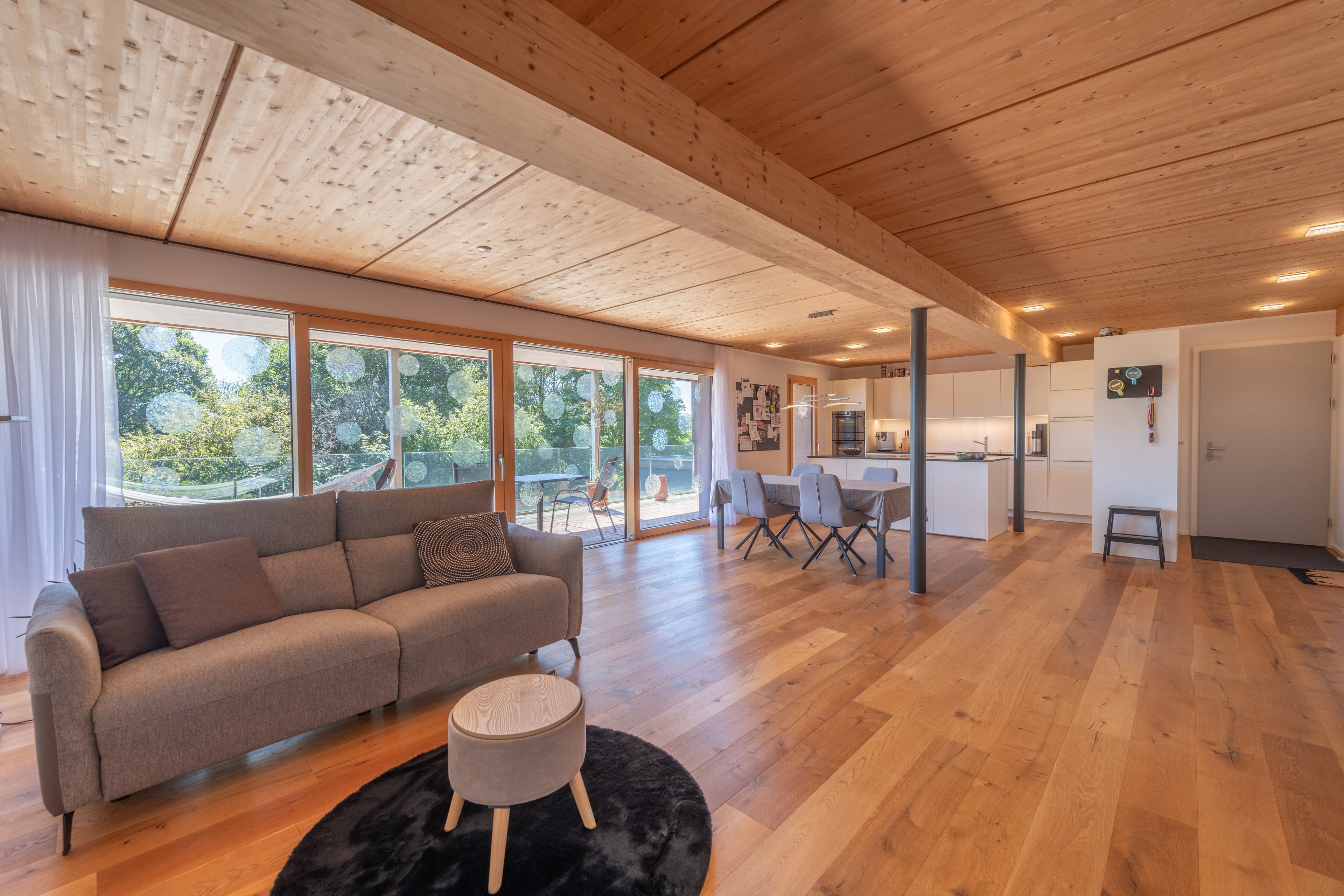 Grosszügiges Wohnen mit 24 m² Terrasse - 1