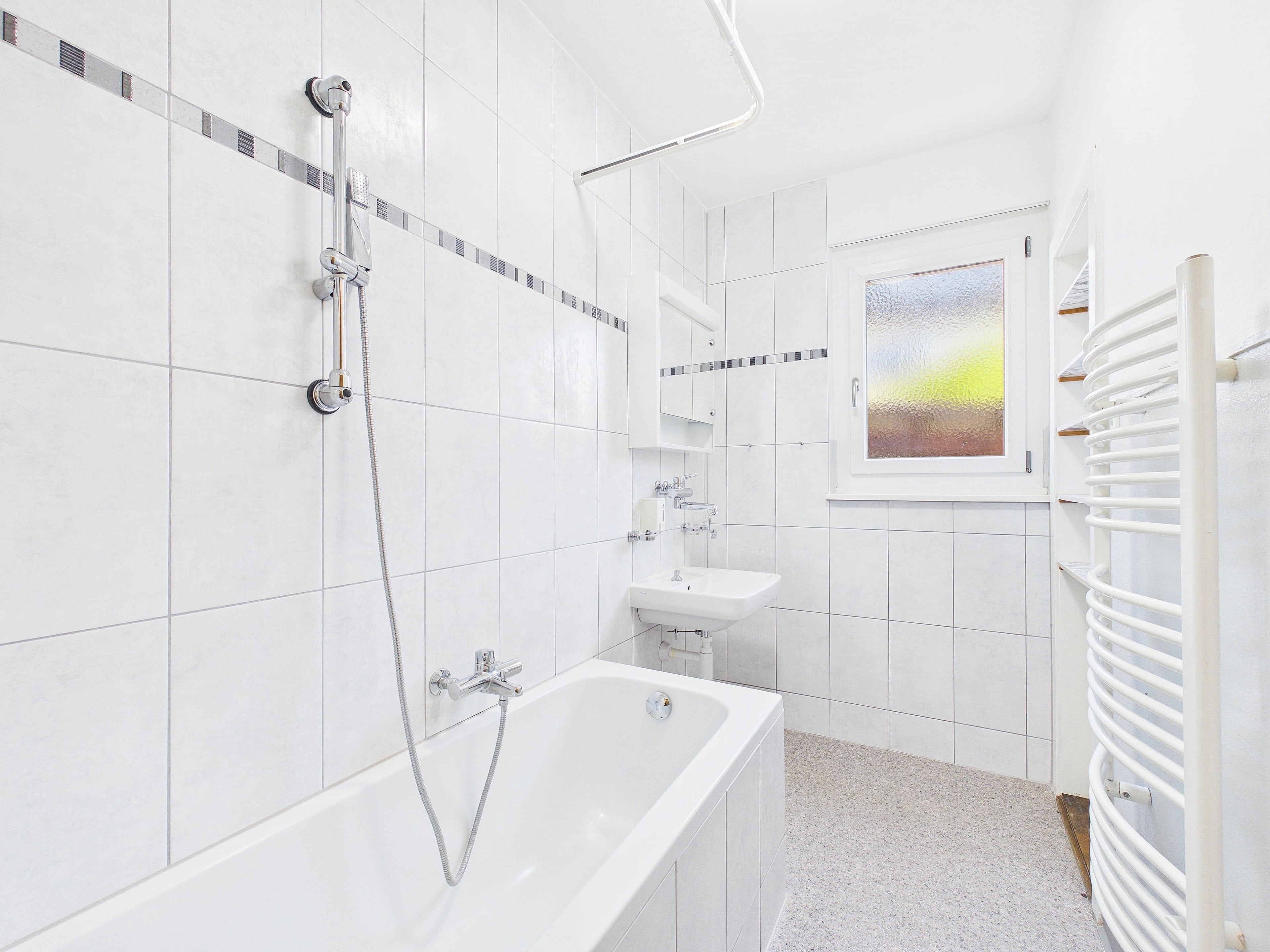 Helle 3.5-Zimmer-Gartenwohnung mit Terrasse - 8