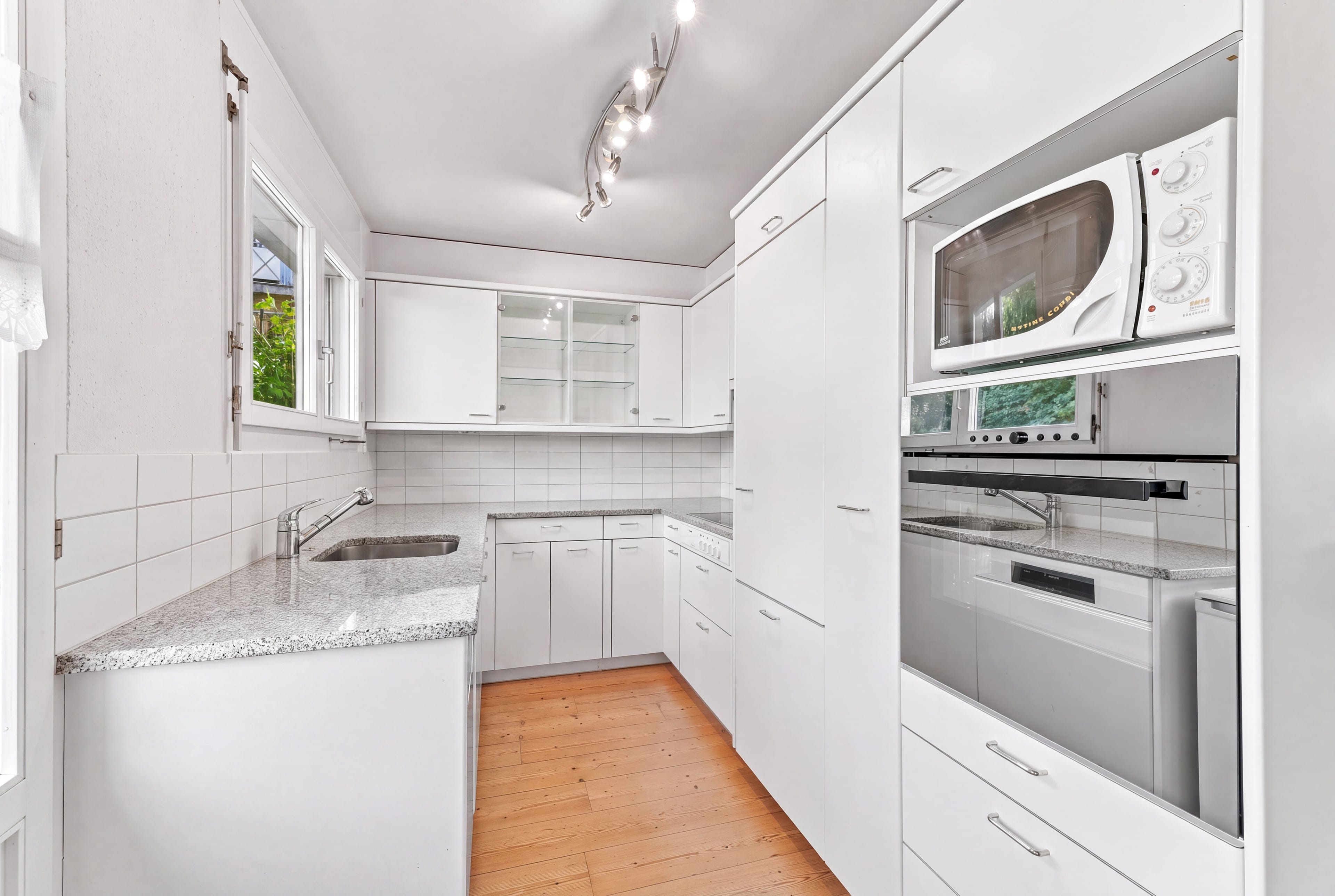 3.5-Zimmer-Gartenwohnung mit Cheminée in Jonen - 11