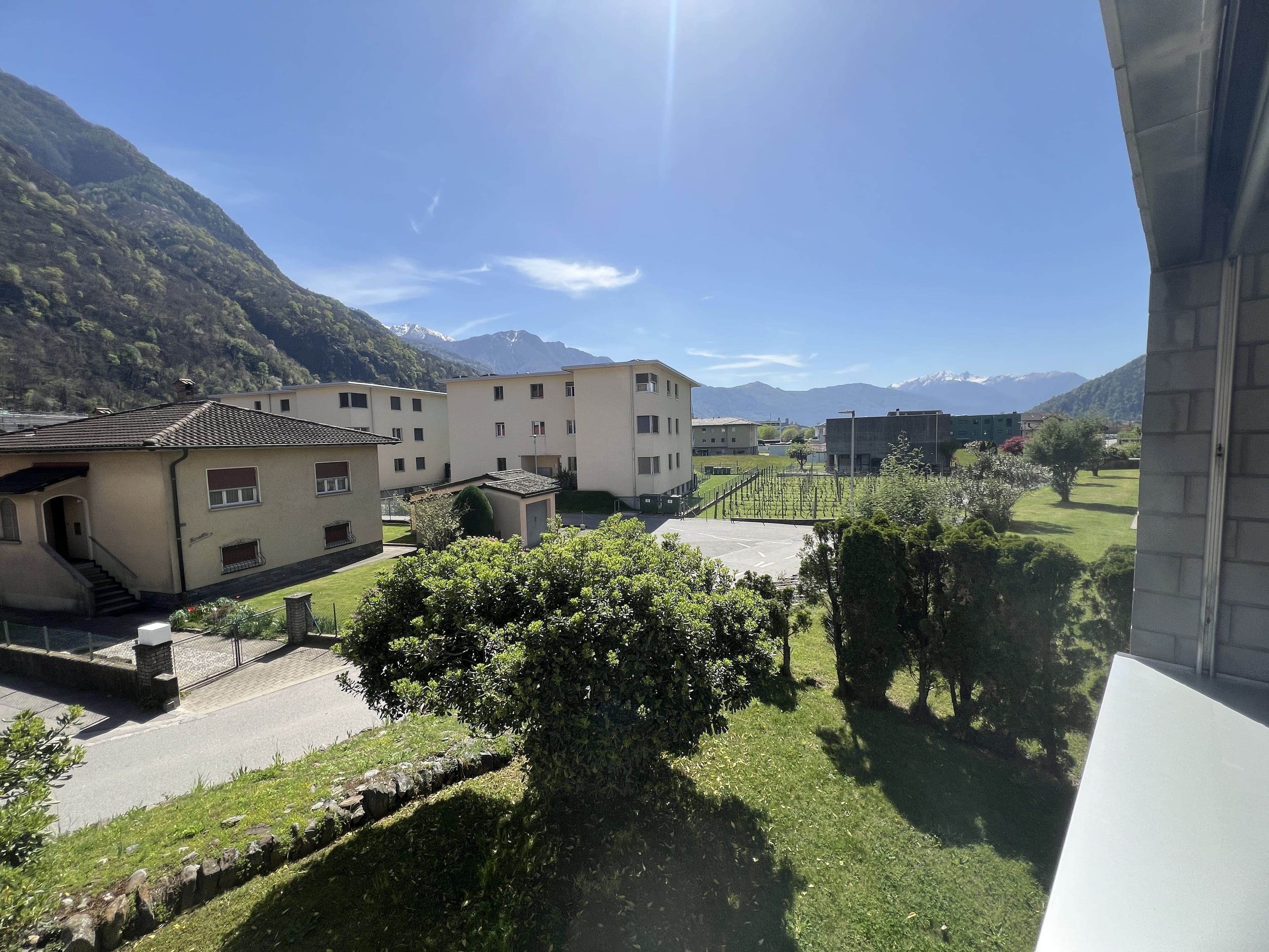 4.5 locali con ampio balcone e vista a Bellinzona - mieten