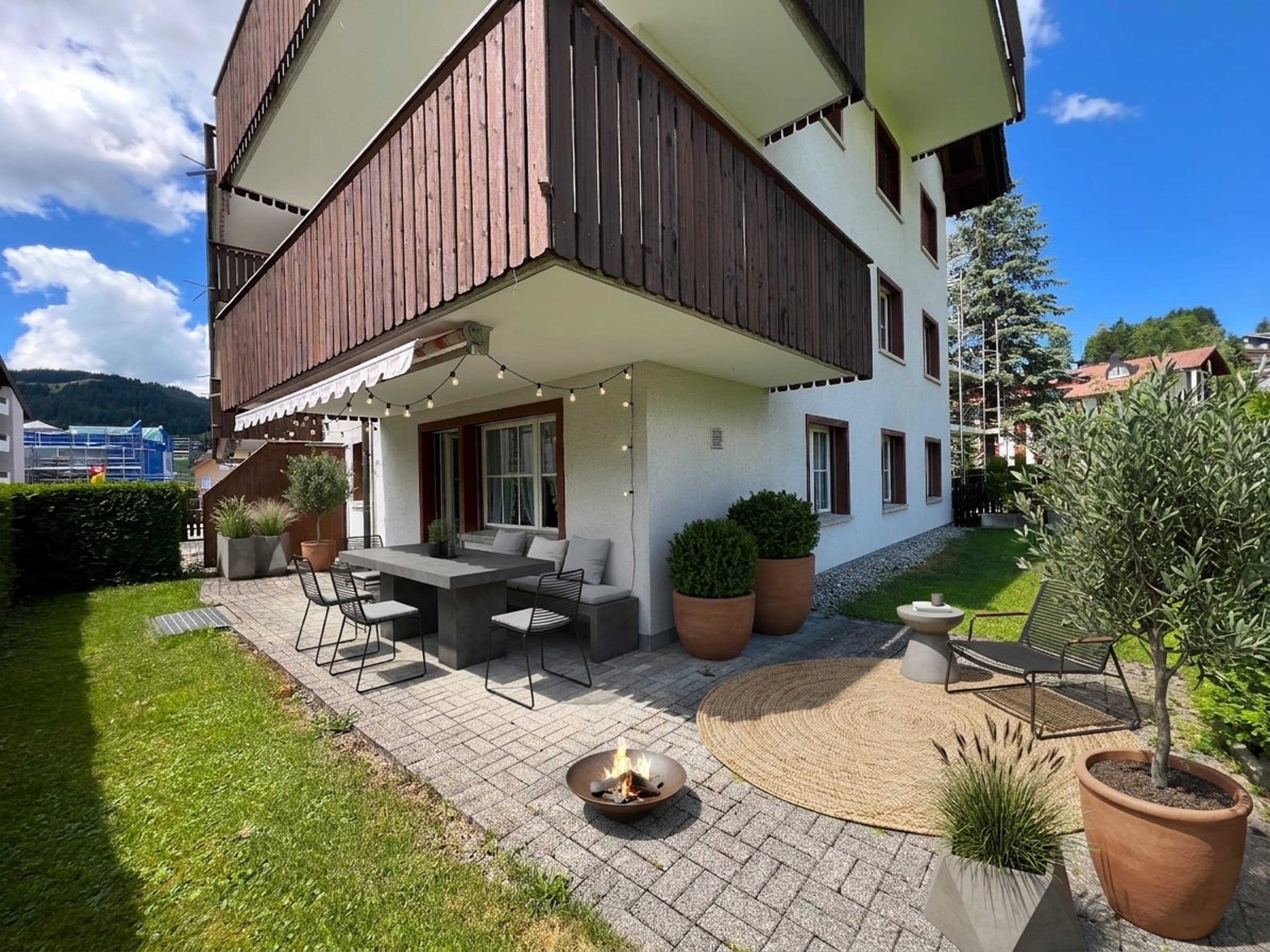 GARTENWOHNUNG MIT SCHÖNER TERRASSE UND BERGSICHT