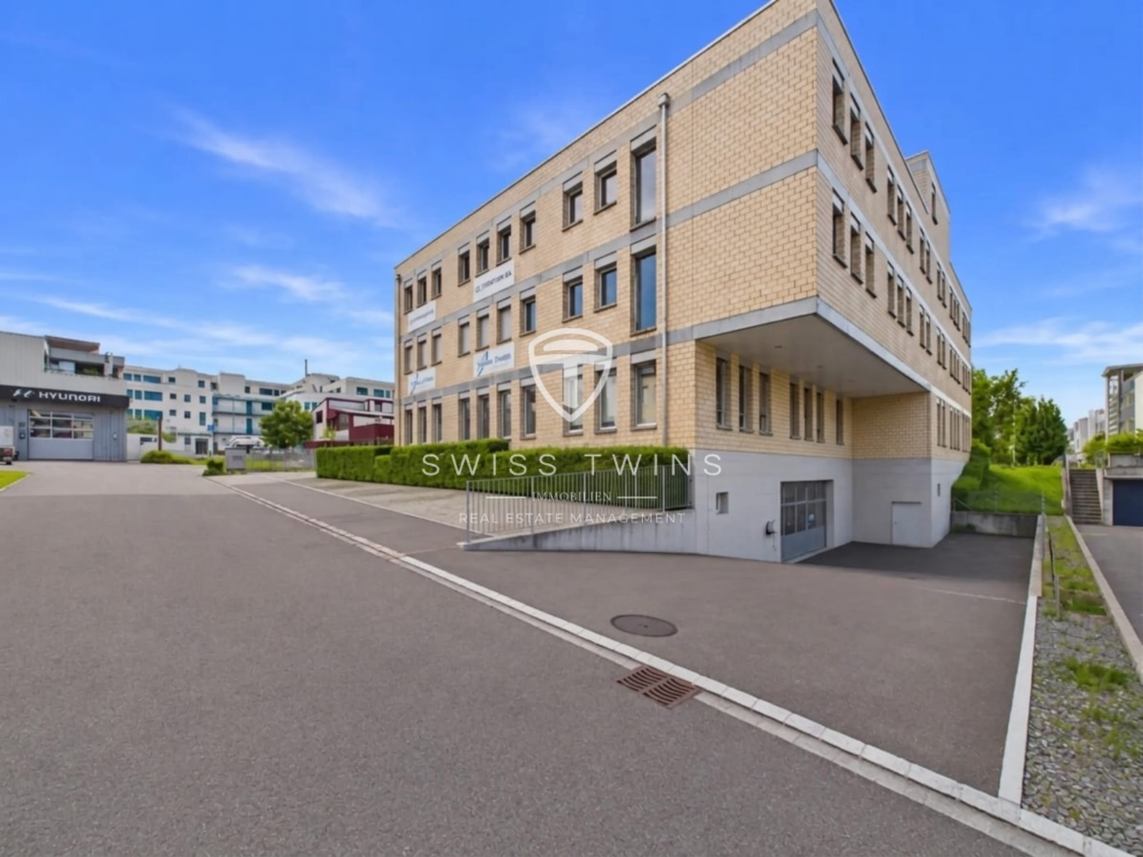 Moderne Gewerbeflächen mit Dachterrasse in Fehraltorf - 18