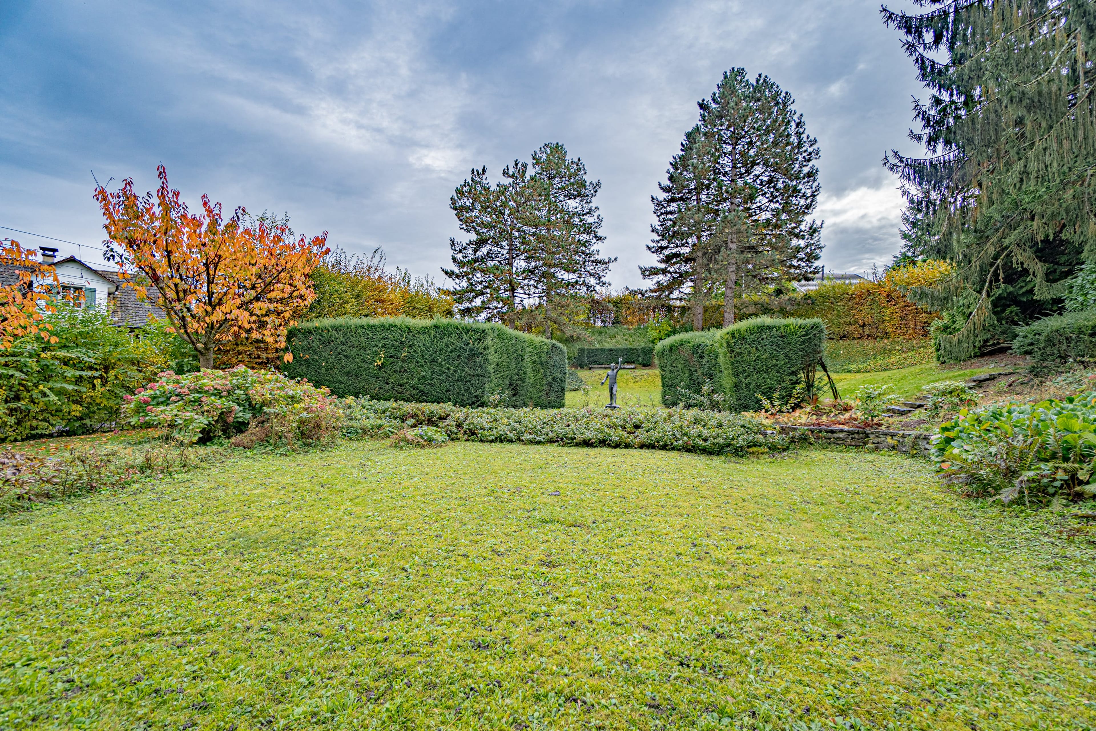 Historisches MFH mit 3 Einheiten und privatem Seepark mit EFH in Richterswil - 6