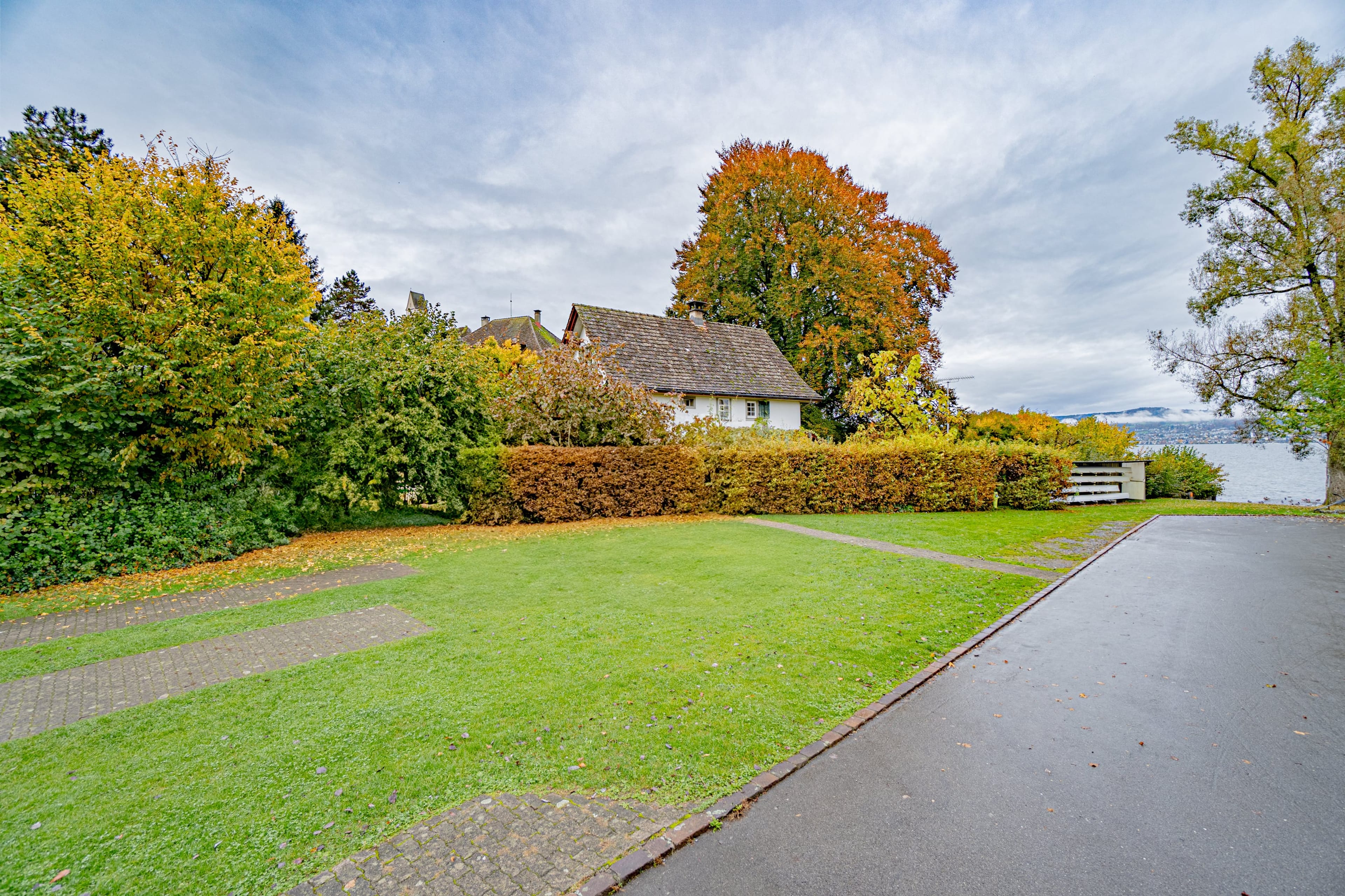 Historisches MFH mit 3 Einheiten und privatem Seepark mit EFH in Richterswil - 55