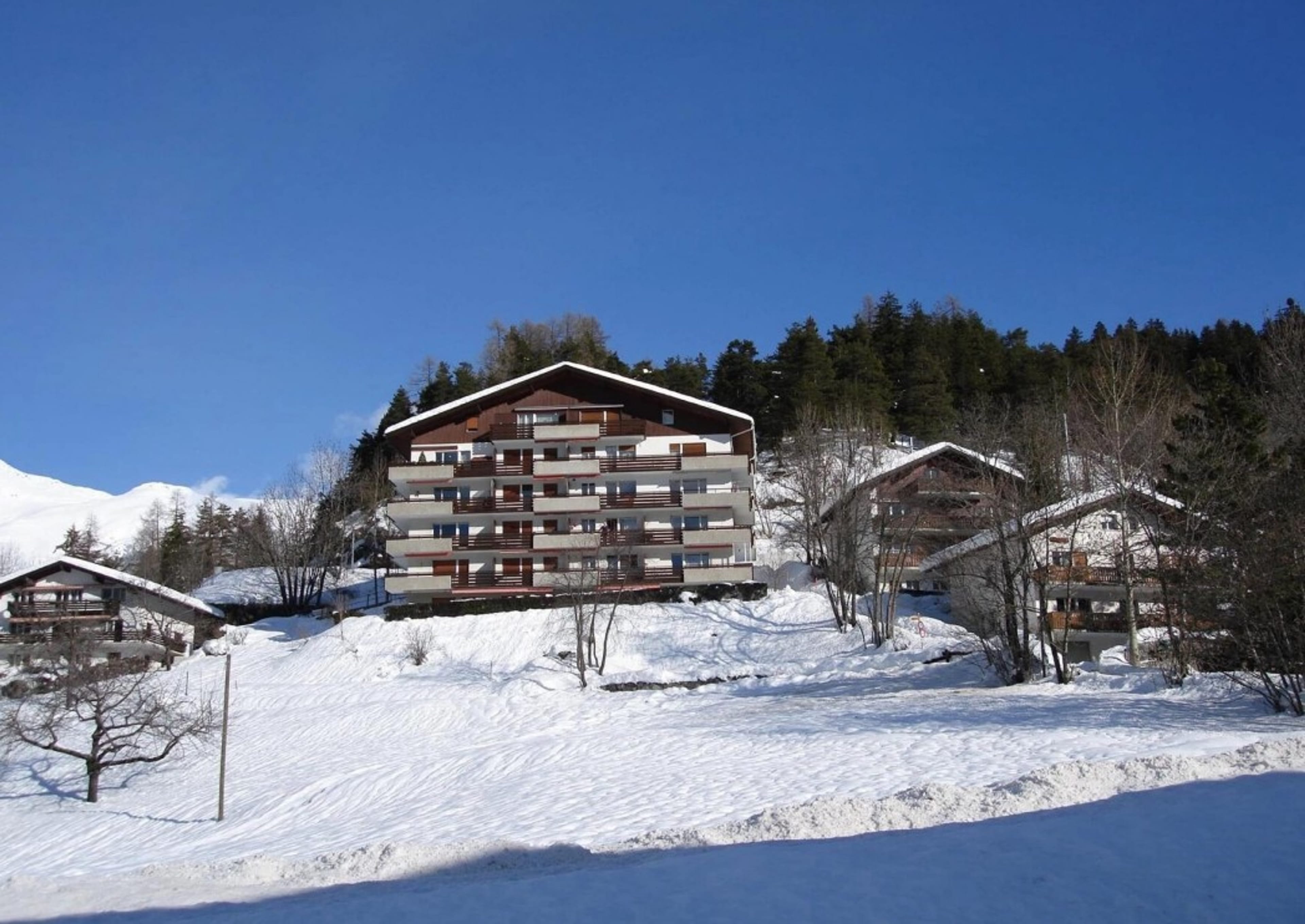 3-Zimmer-Attikawohnung mit Bergsicht in Fiesch kaufen - 1