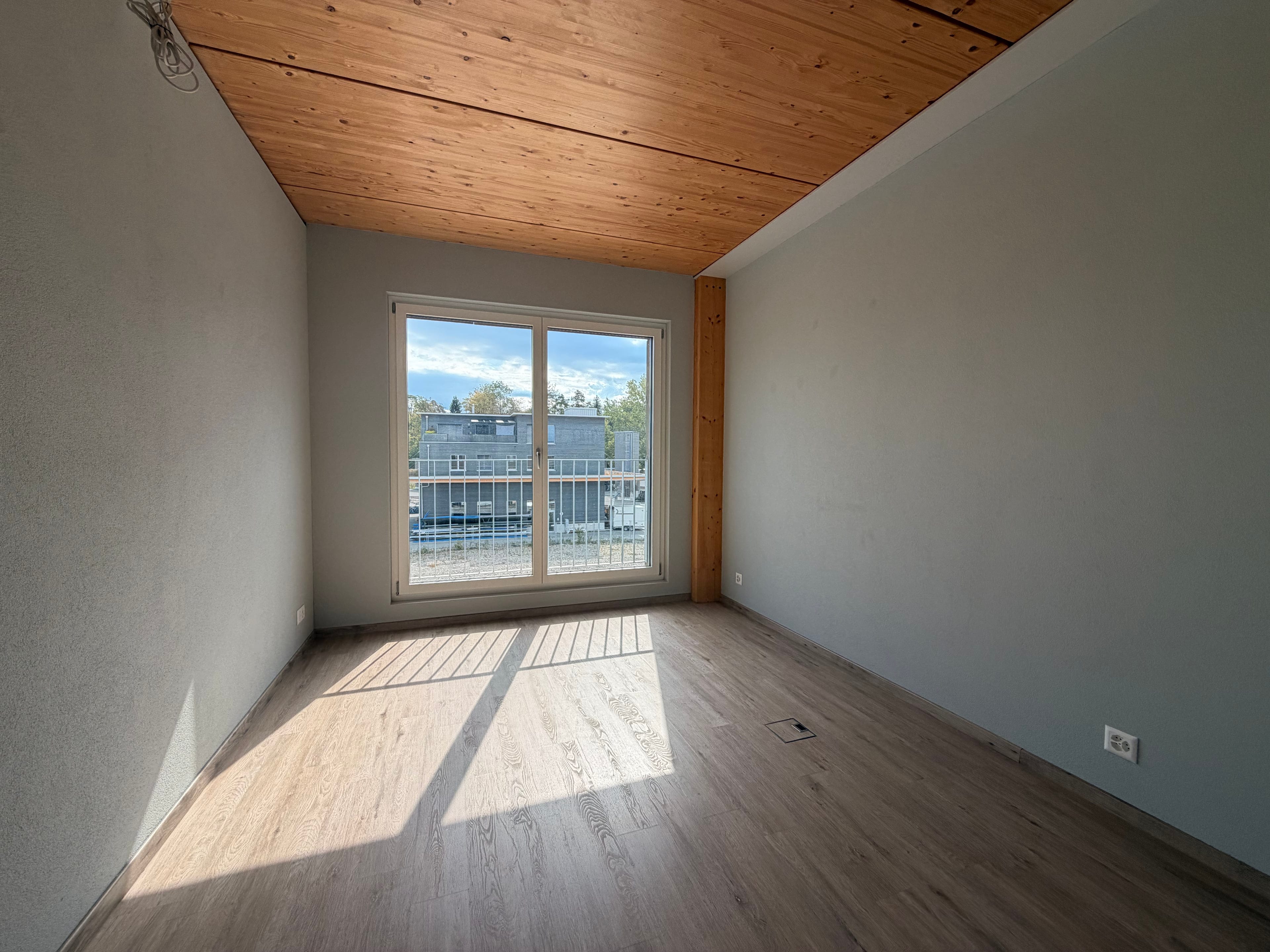 4.5-Zimmer Büro/Praxis mit Lift in Würenlos - 7