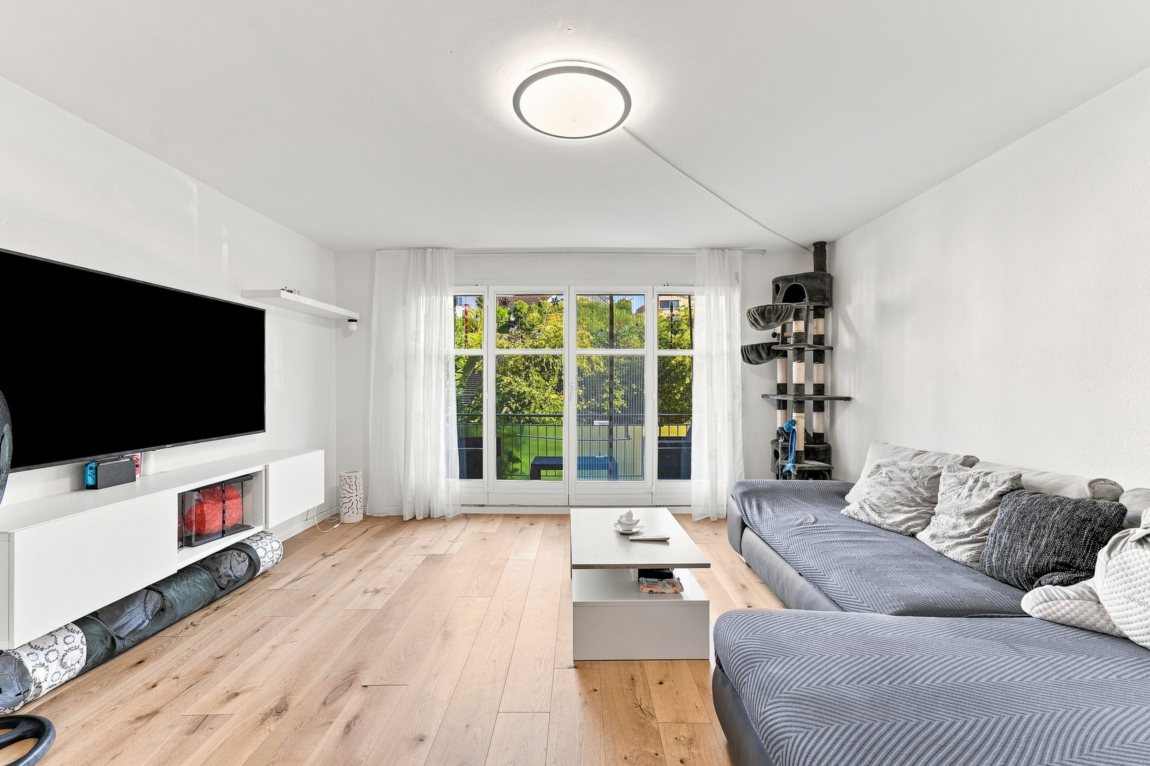 4.5-Zimmer-Etagenwohnung mit Cheminée inkl. Carport in Jonen - 4