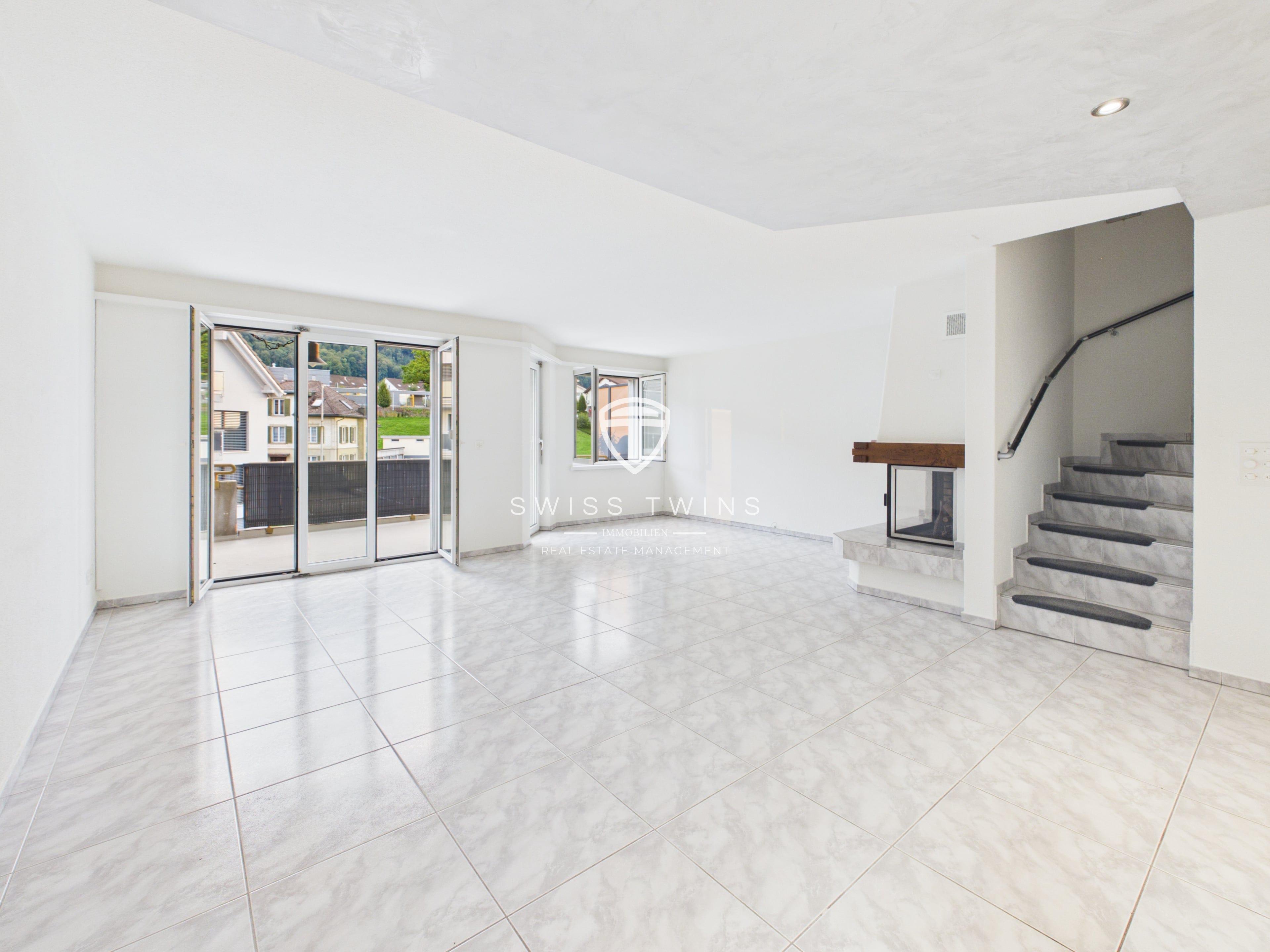 5,5-Zimmer-Maisonette mit Cheminée in Schübelbach mieten - 1
