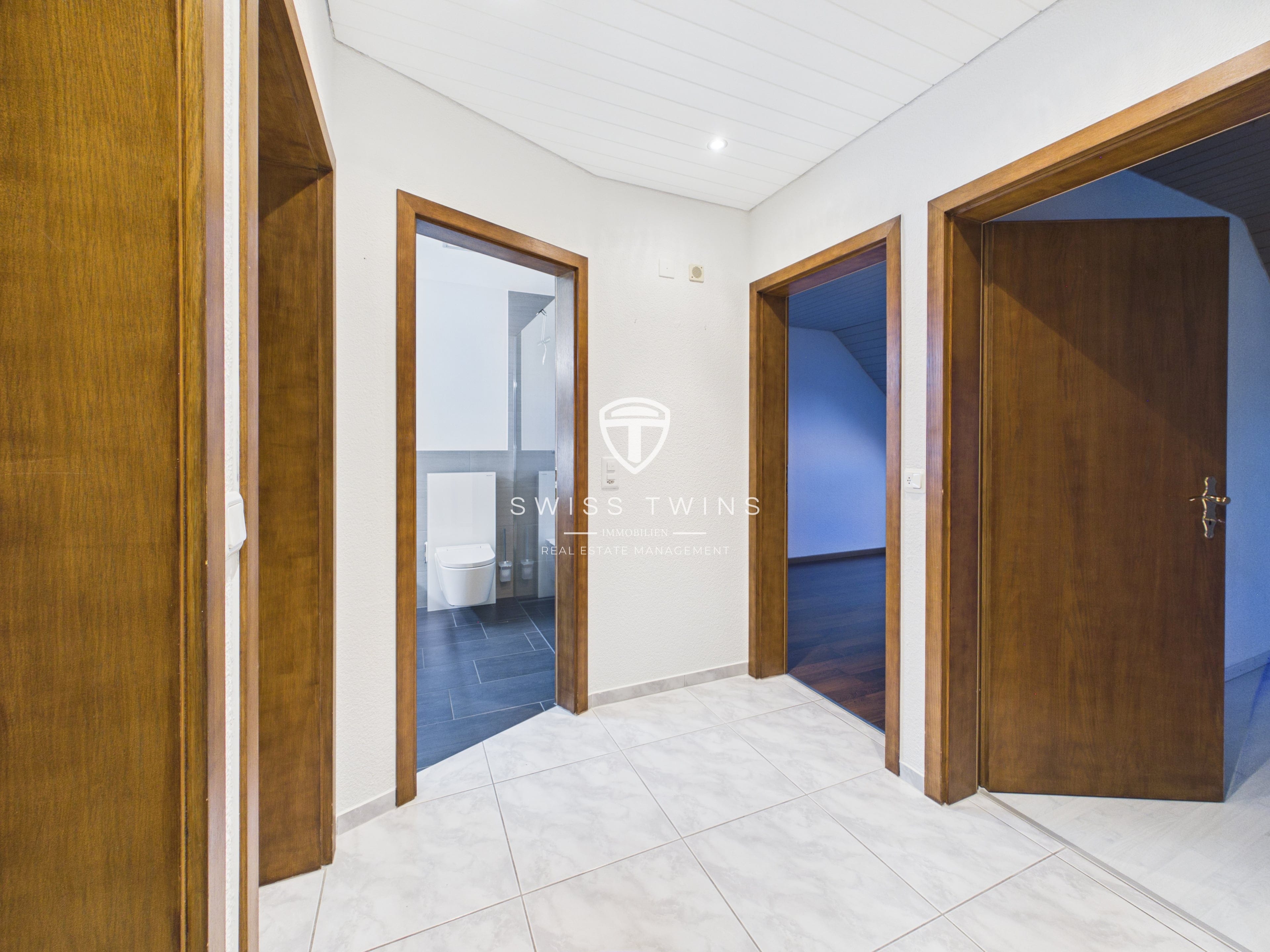 5,5-Zimmer-Maisonette mit Cheminée in Schübelbach mieten - 5