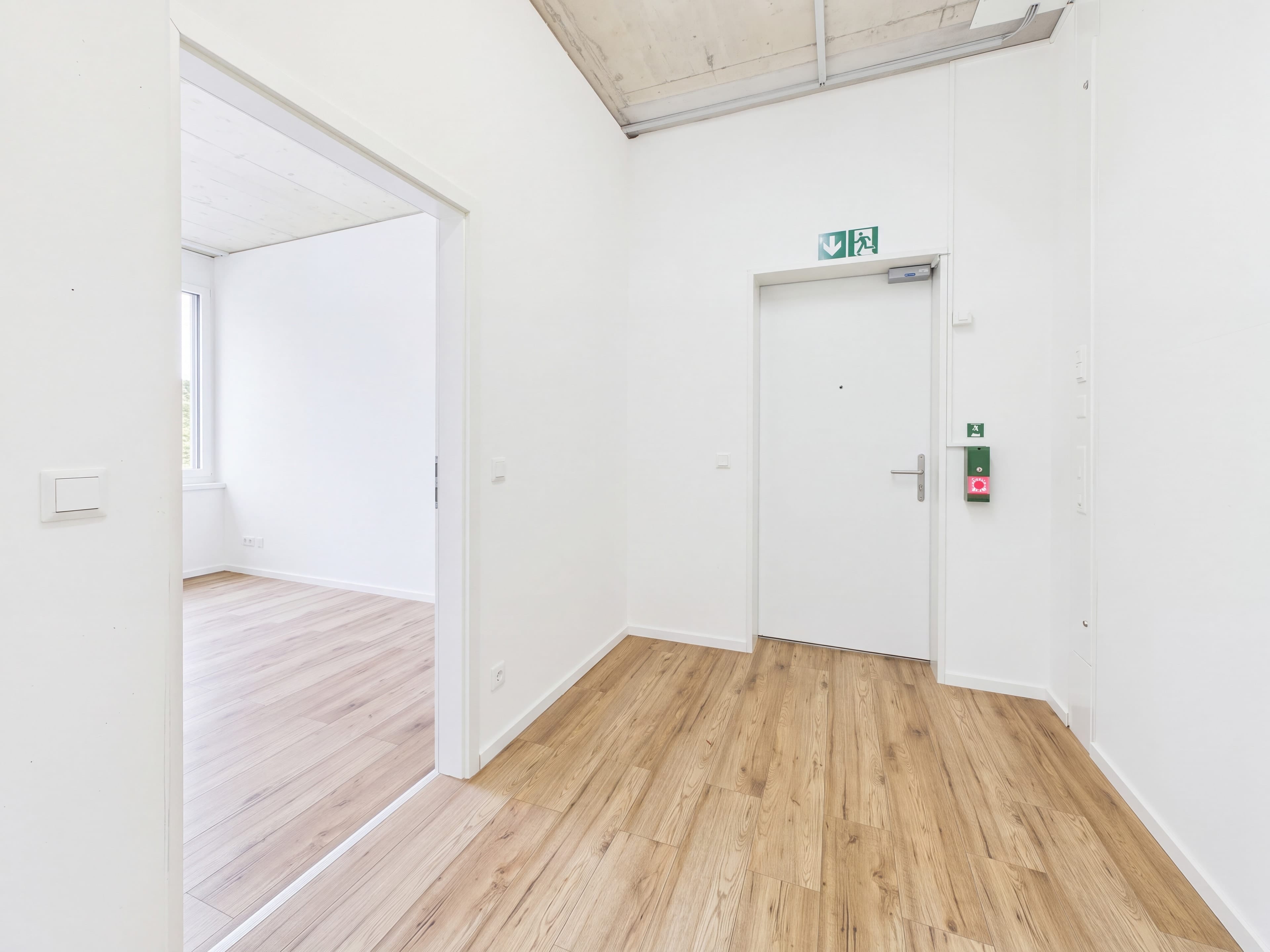 Moderne 5.5-Zimmer Büro-/Gewerbefläche in Baar mieten - 11