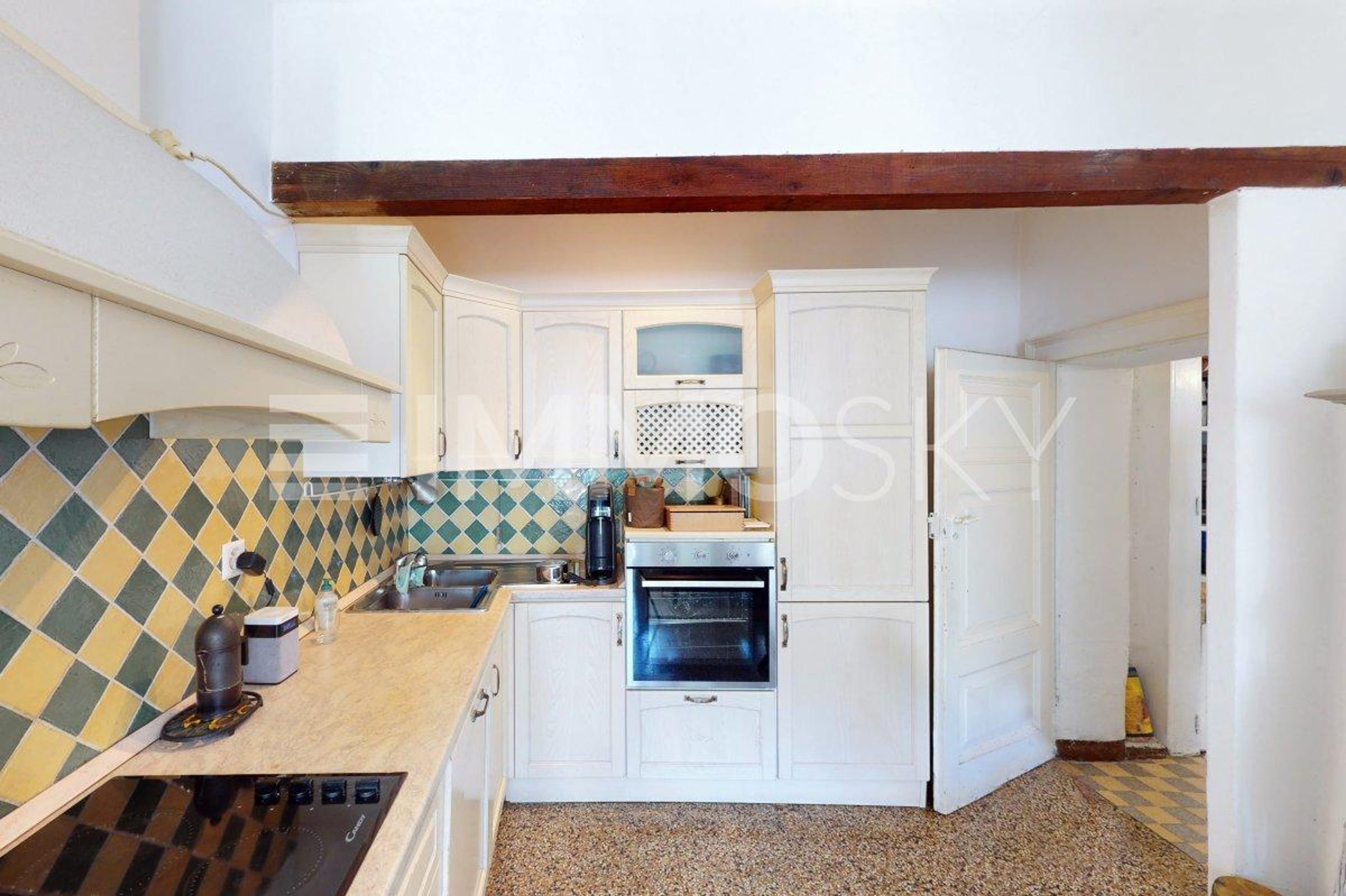 3 appartamenti con entrate separate e corte interna - 3