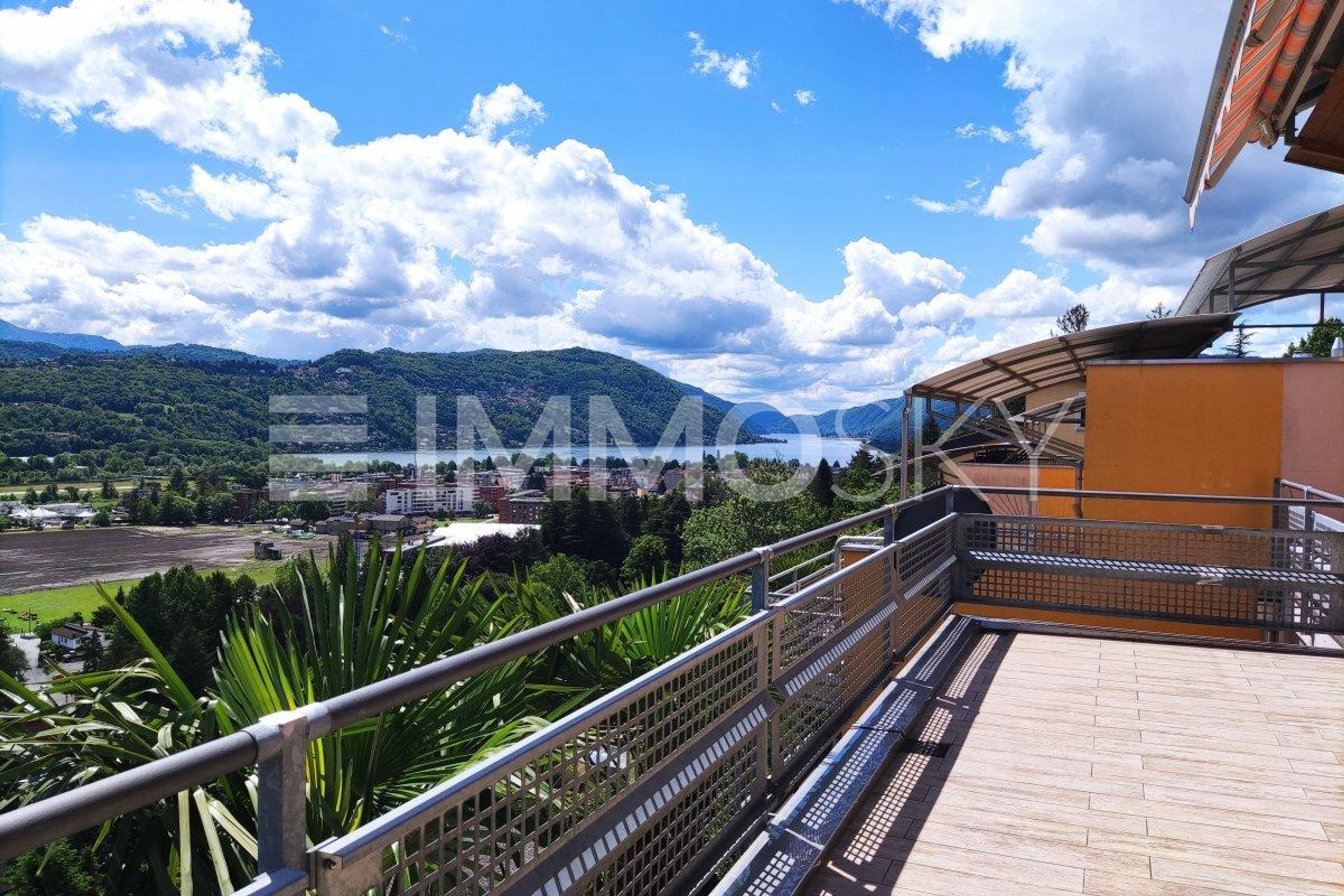 Nuovo Prezzo : Villa panoramica con vista lago in zona esclusiva - Bild 1