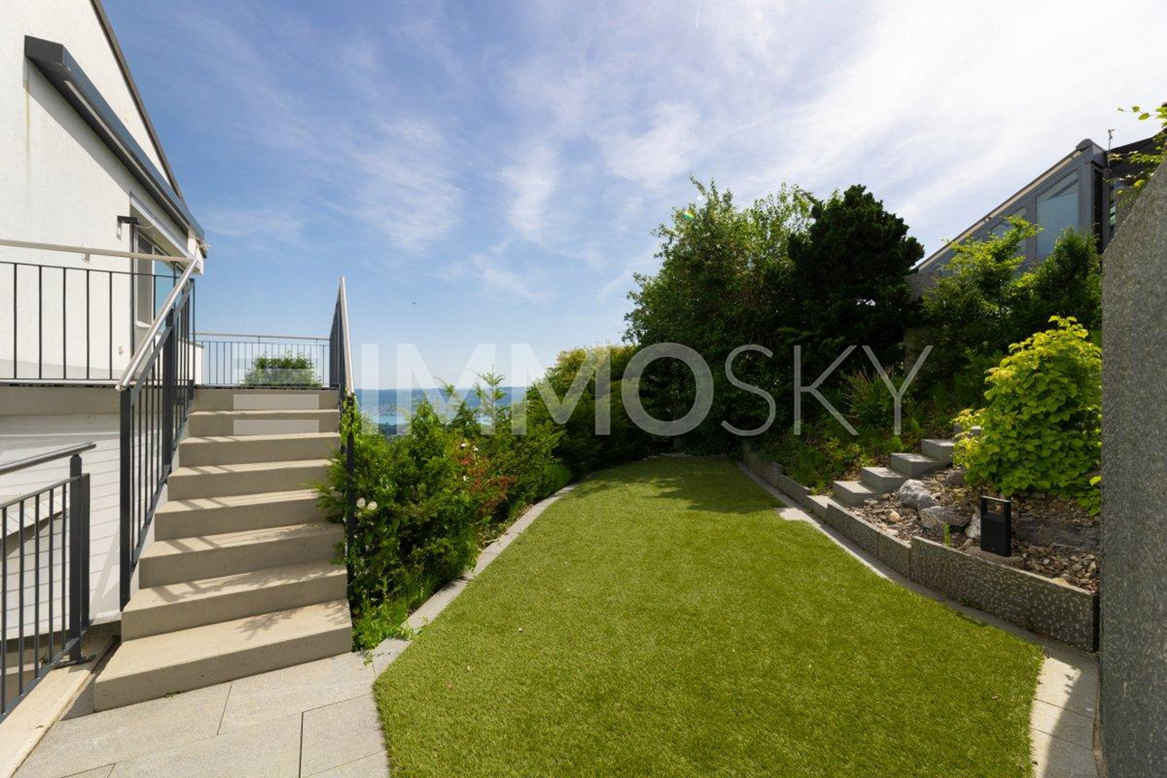 Exklusives Wohnen mit Fernblick zwischen  Himmel und Wasser - Bild 2