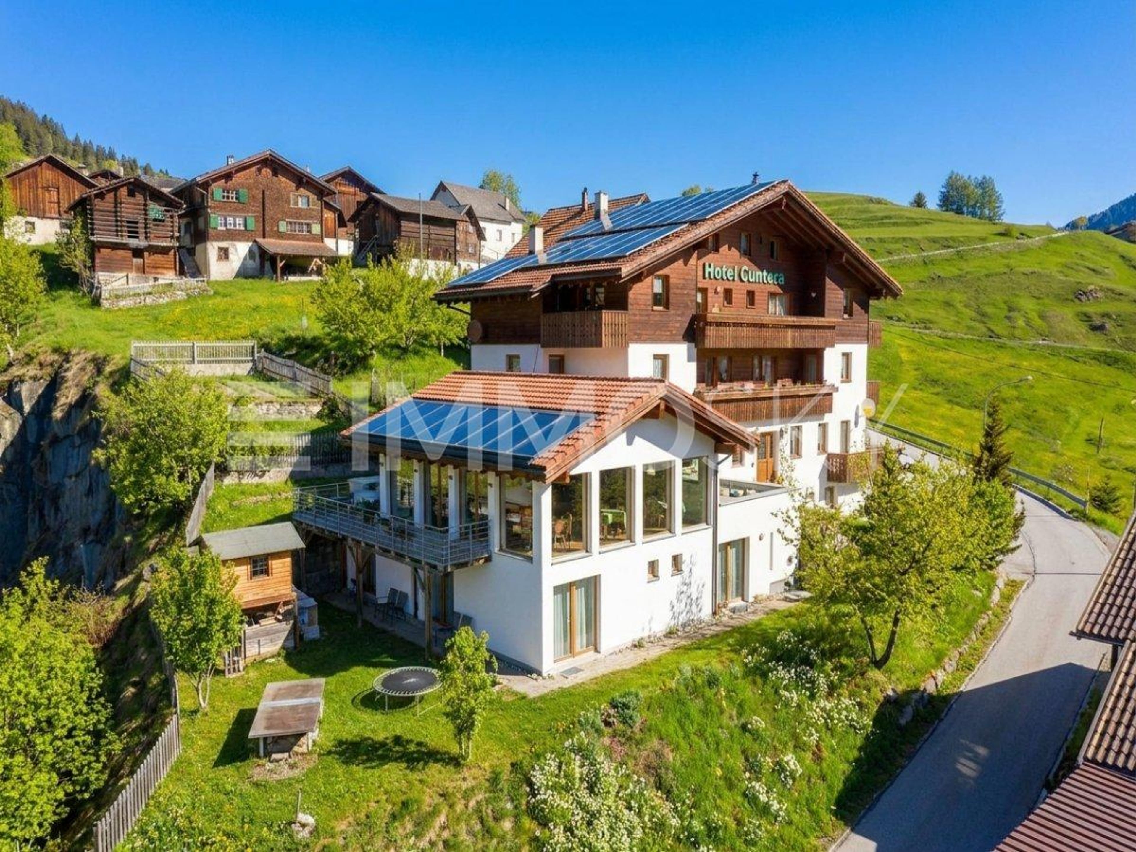 Ein Berghaus voller Möglichkeiten - nur 8 min. von Disentis entfernt - Bild 1