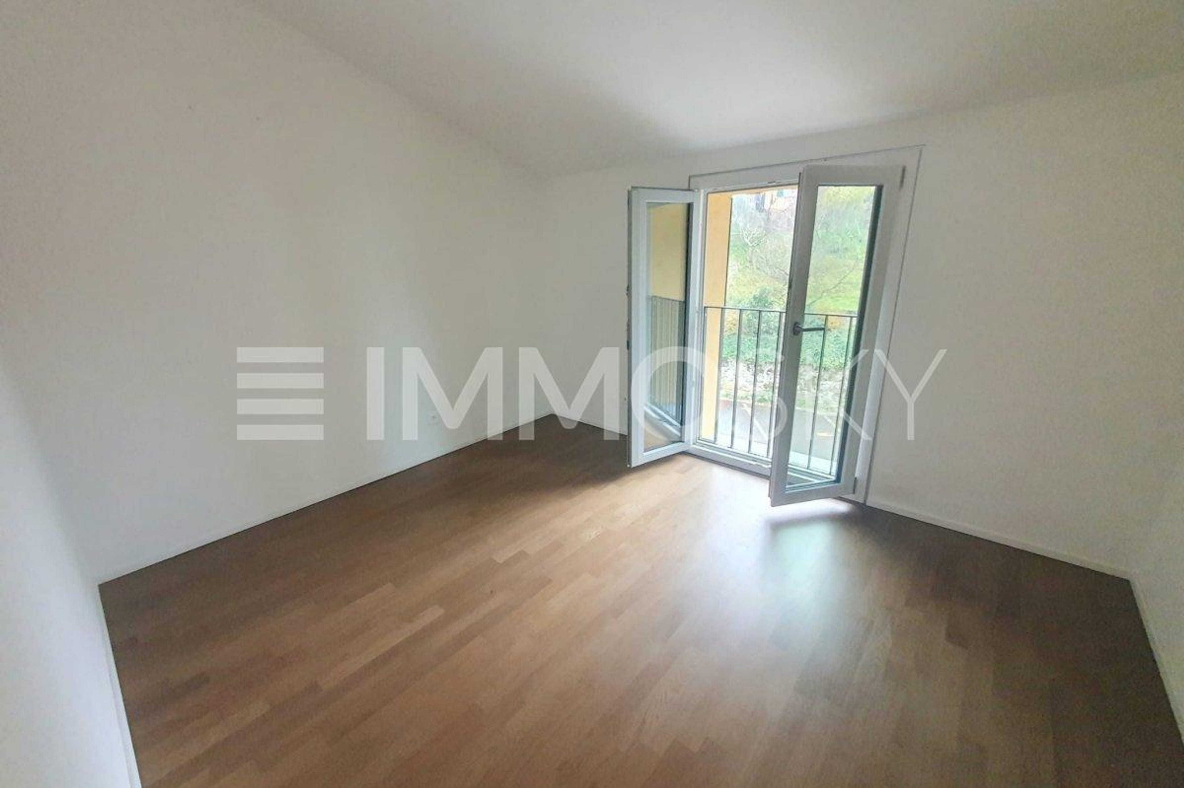 Elegante appartamento con balcone panoramico  Bruzella - Bild 2
