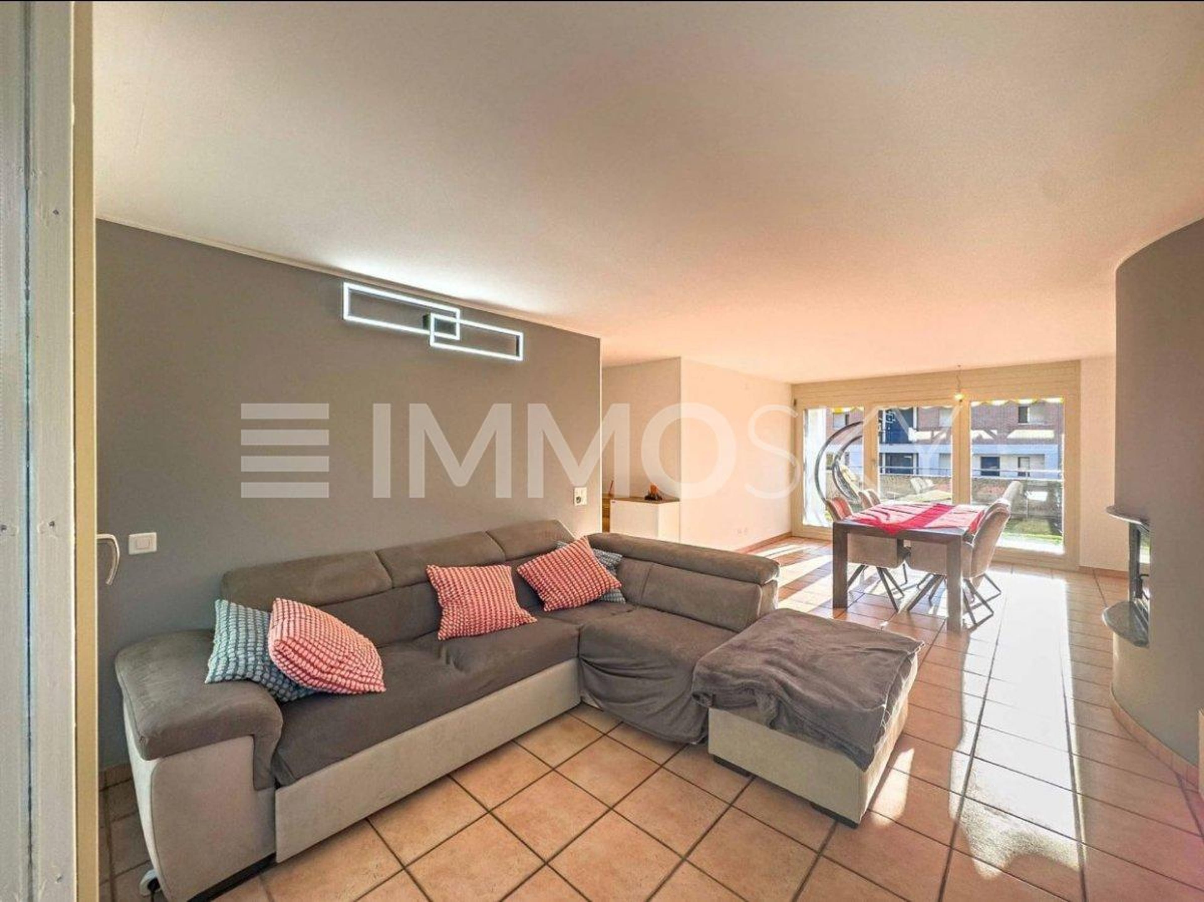 Elegante casa ad Arzo, a due passi dal confine italiano - Bild 3