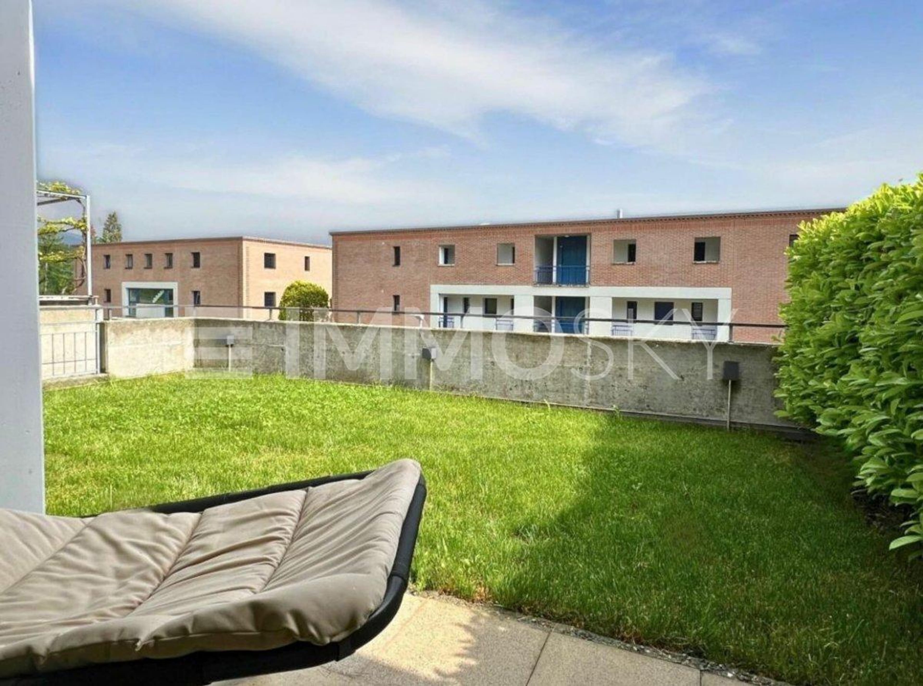 Elegante casa ad Arzo, a due passi dal confine italiano - Bild 1