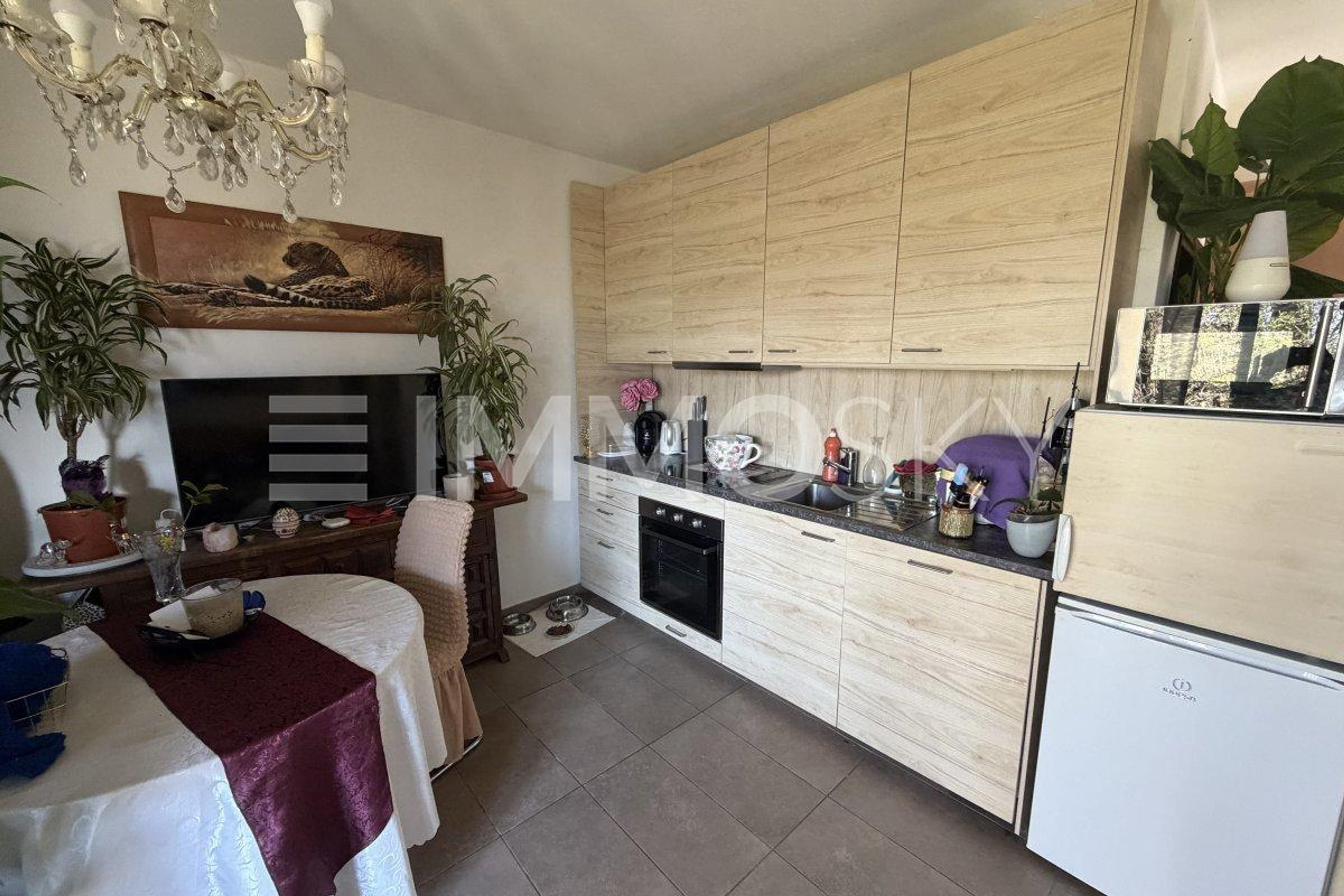 Casa con due appartamenti: vivi in uno, guadagna con laltro - Bild 4