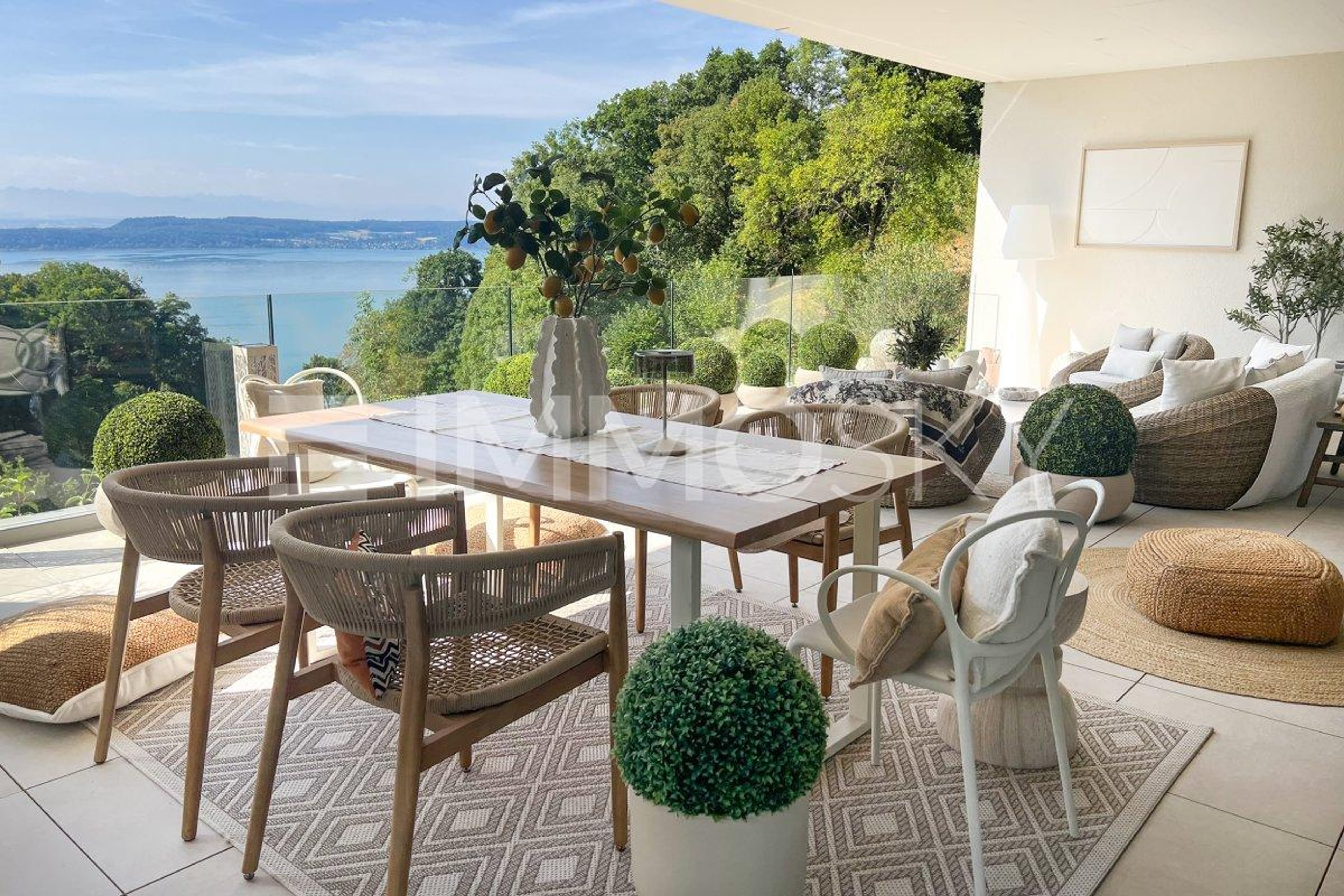 Appartement dexception avec vue lac et prestations haut de gamme - Bild 1