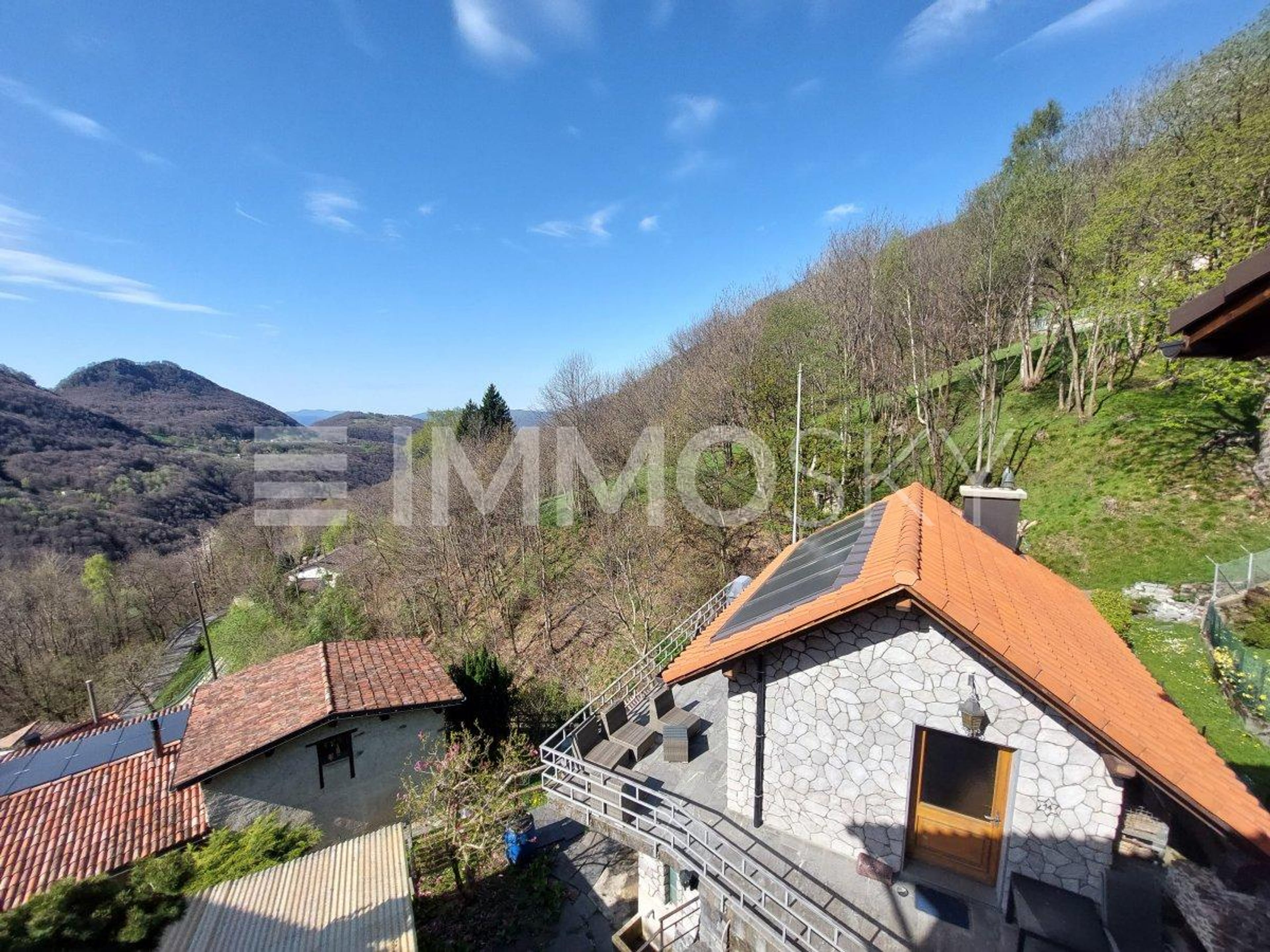 In nucleo soleggiata con giardino - Bild 5