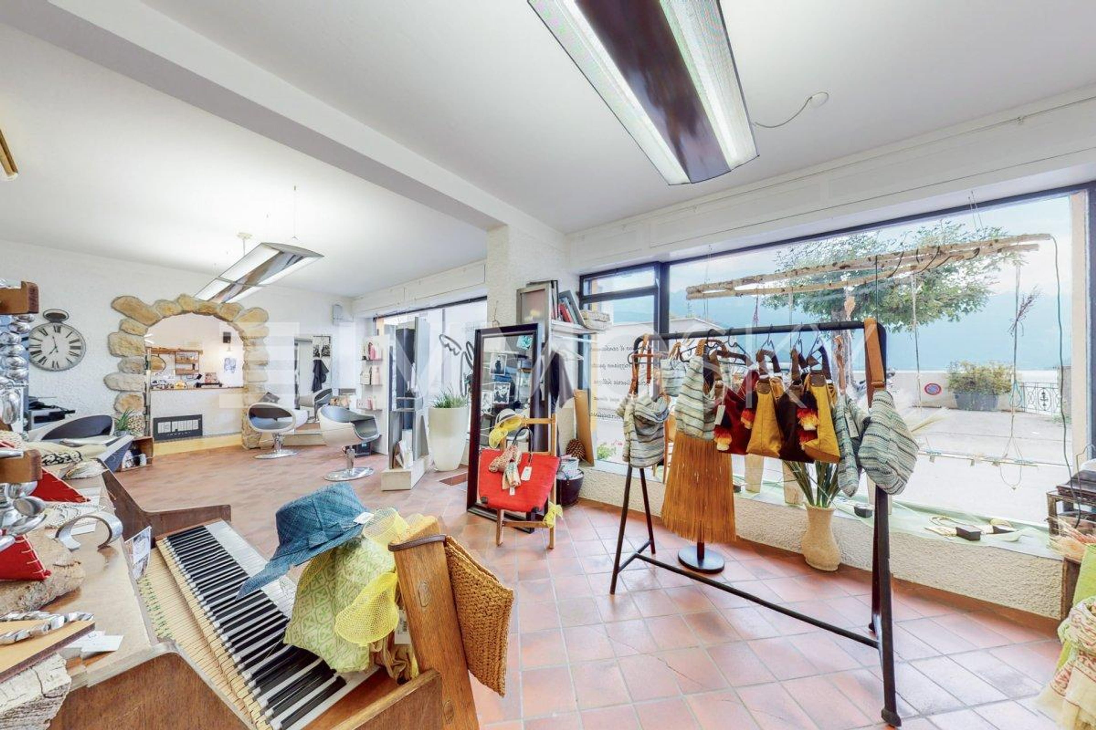 Attività in zona perfetta,occasione commerciale - Bild 5