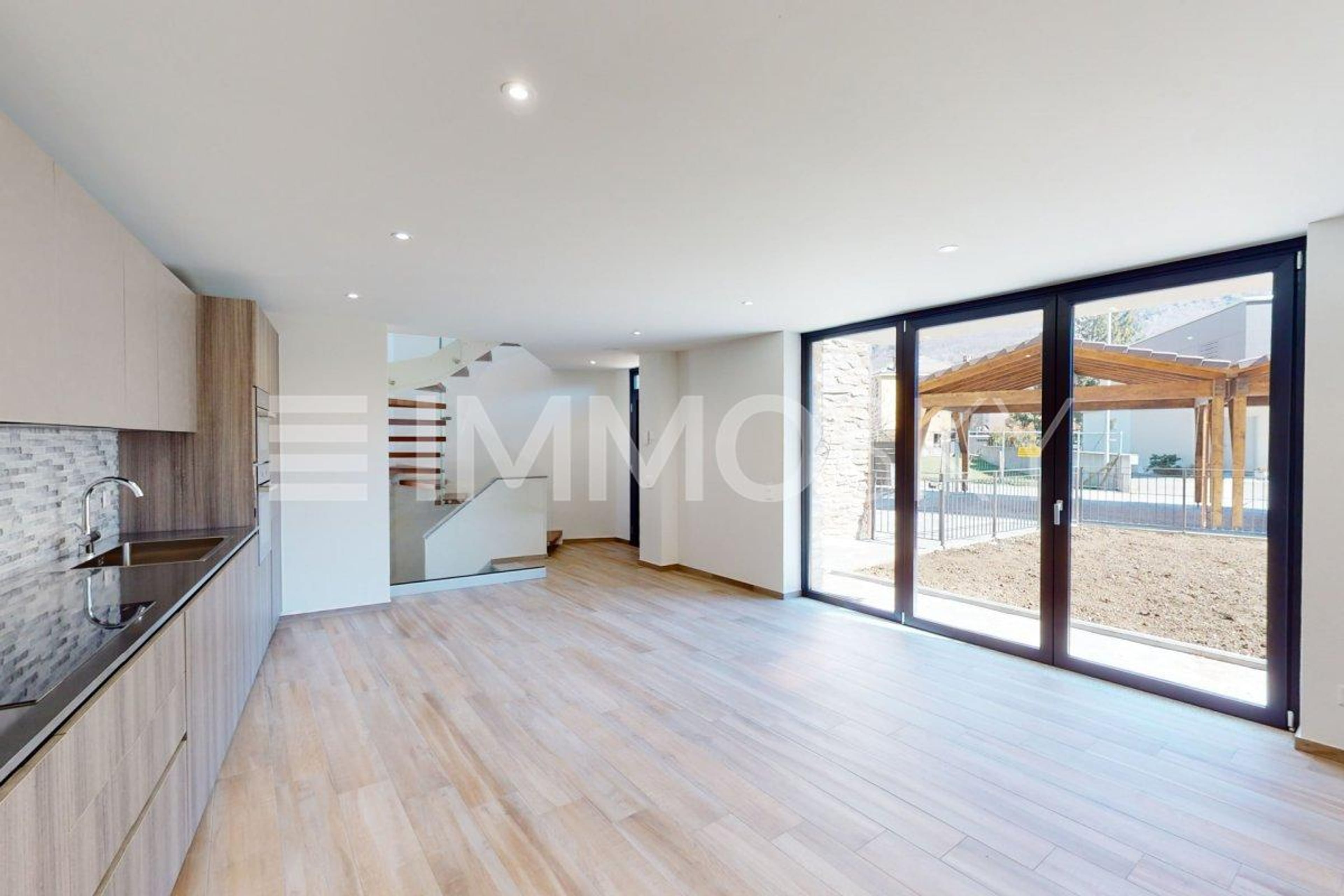 Casa moderna con materiali all'avanguardia e tanti dettagli unici - Bild 1