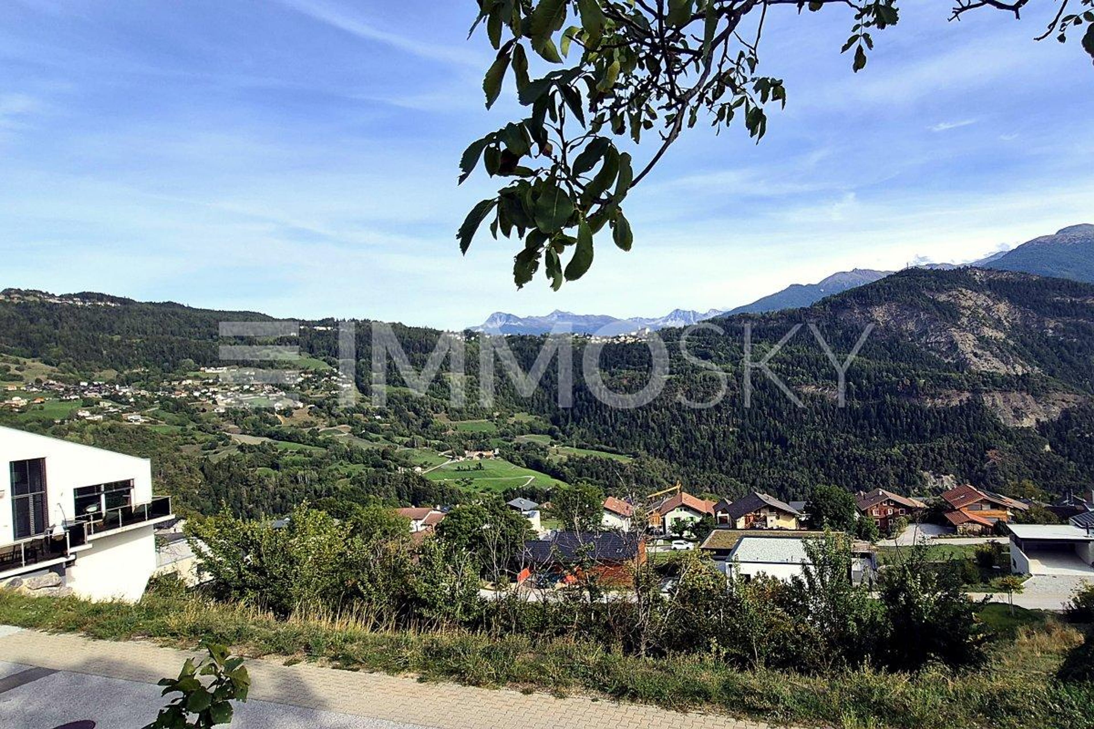 Terrain équipé avec vue sur la vallée - Bild 1