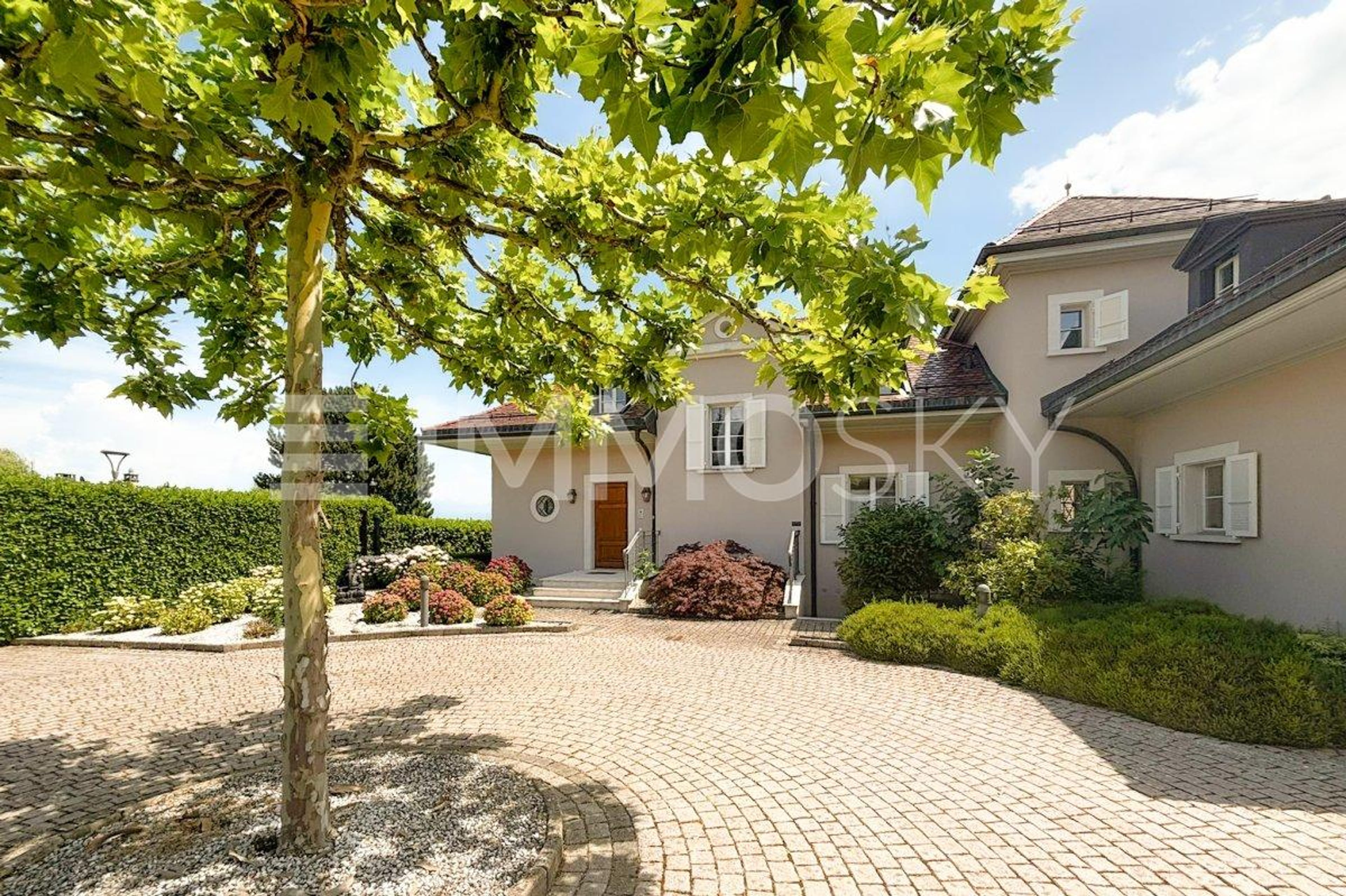 Au coeur de Mont-sur-Rolle : Maison d'exception - 2