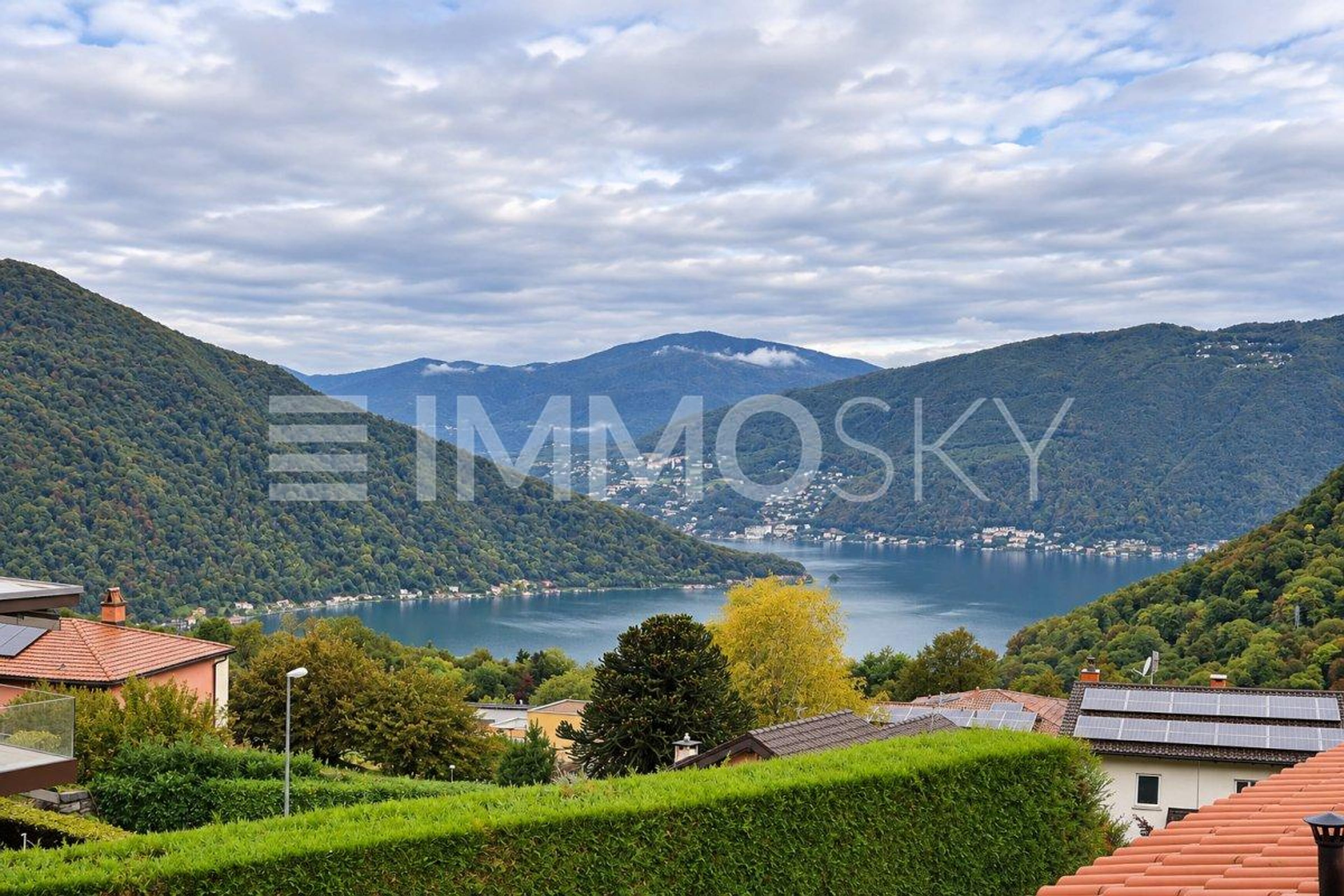 Oasi di pace con vista lago e piscina - Bild 4