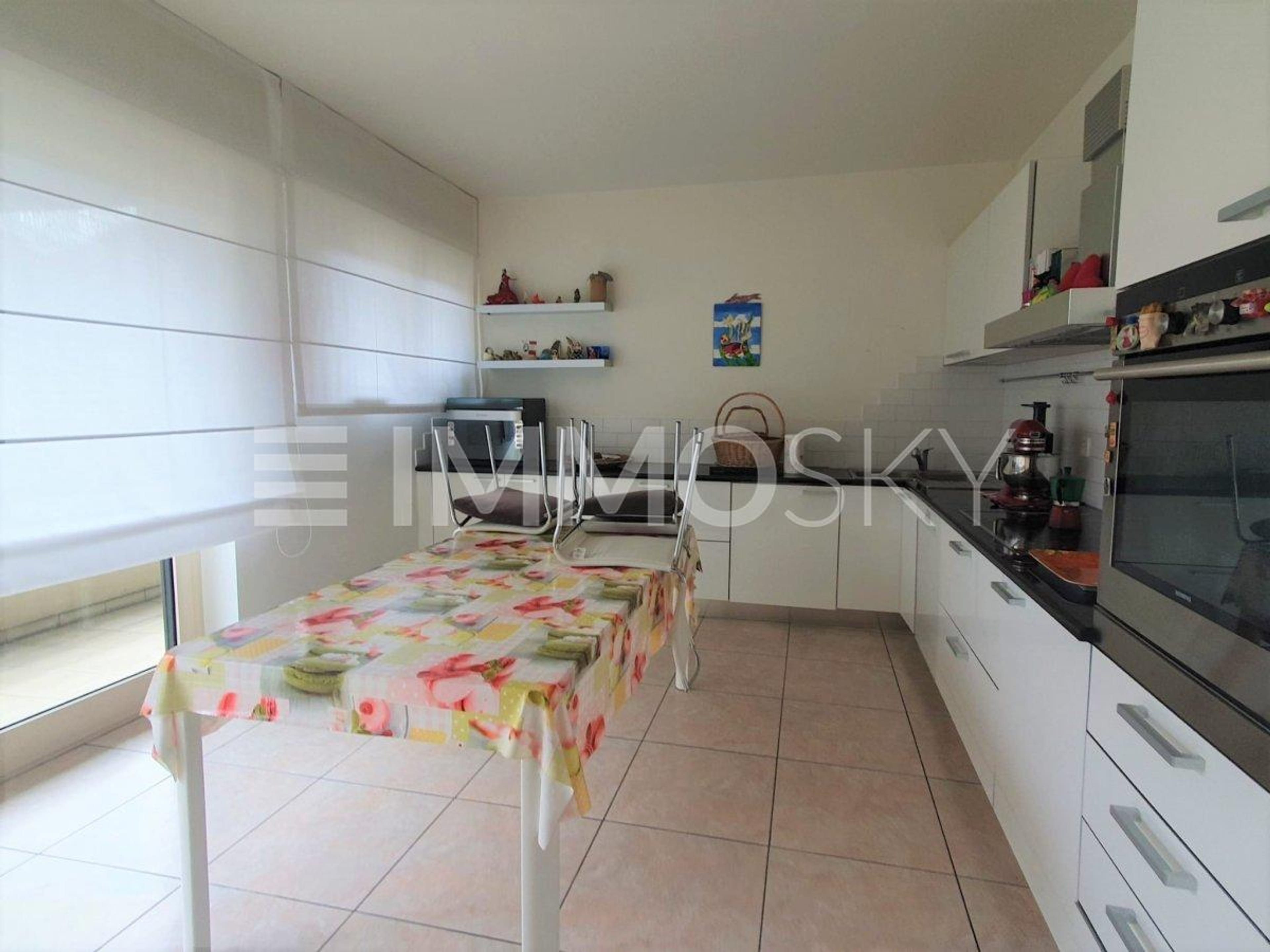 Nei pressi del lungolago, ampi spazi e finiture eleganti - Bild 3