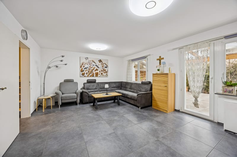Stilvoll renoviertes 5.5-Zimmer-Reihenhaus mit 166 m² Wohnkomfort und grosser Terrasse
